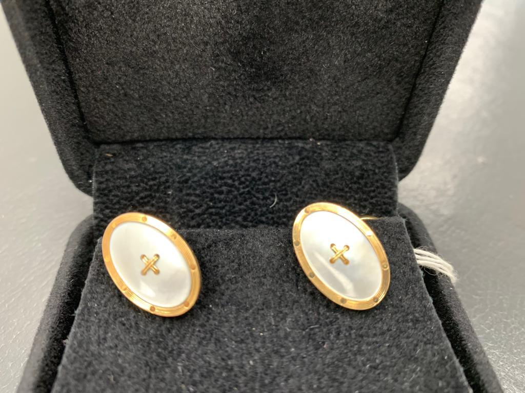 Antique Mother-of-Pearl and 18 Karat Yellow Gold Double Sided Cufflinks 1