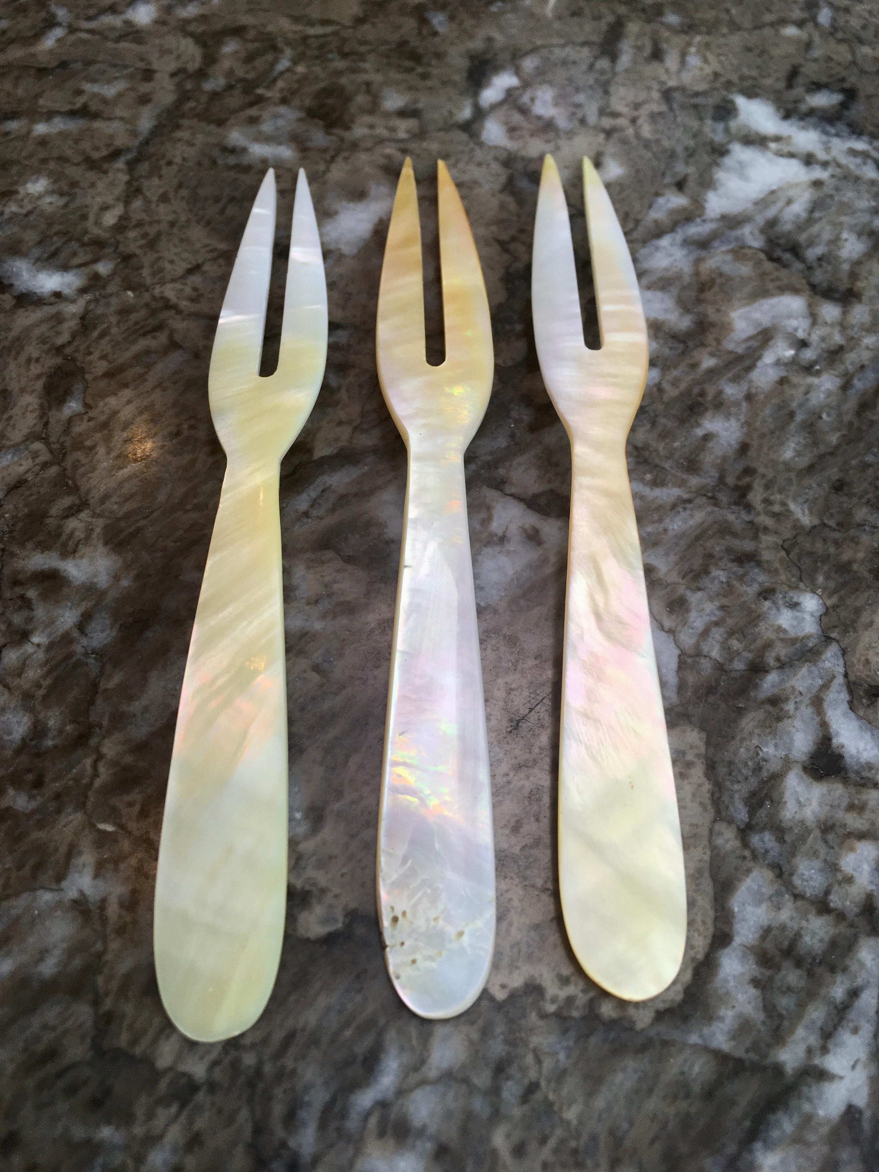 Unknown Antique Mother-of-Pearl and Indian Silver Filigree Caviar Service with Spoons