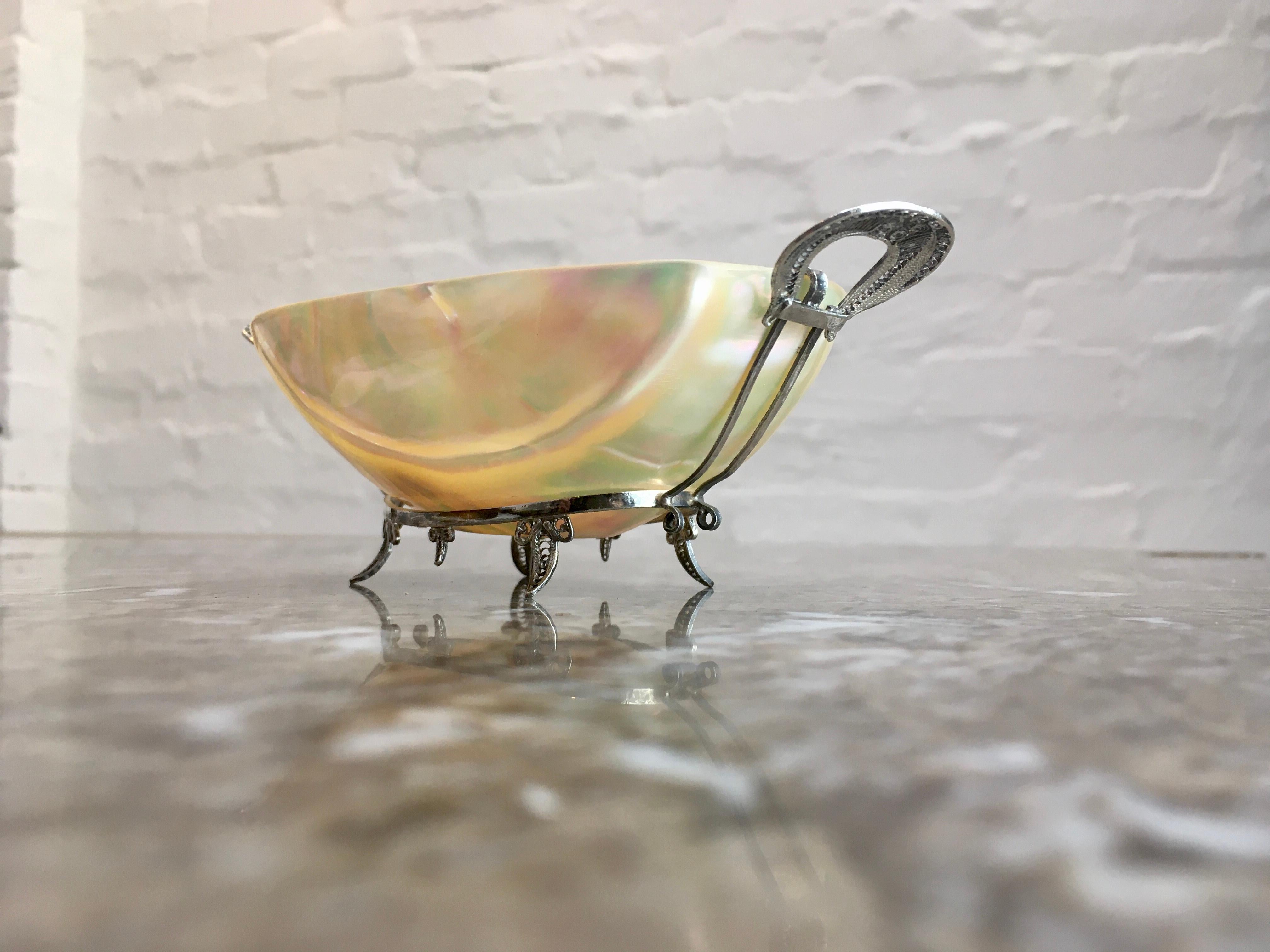 Antique Mother-of-Pearl and Indian Silver Filigree Caviar Service with Spoons In Good Condition In Melbourne, AU