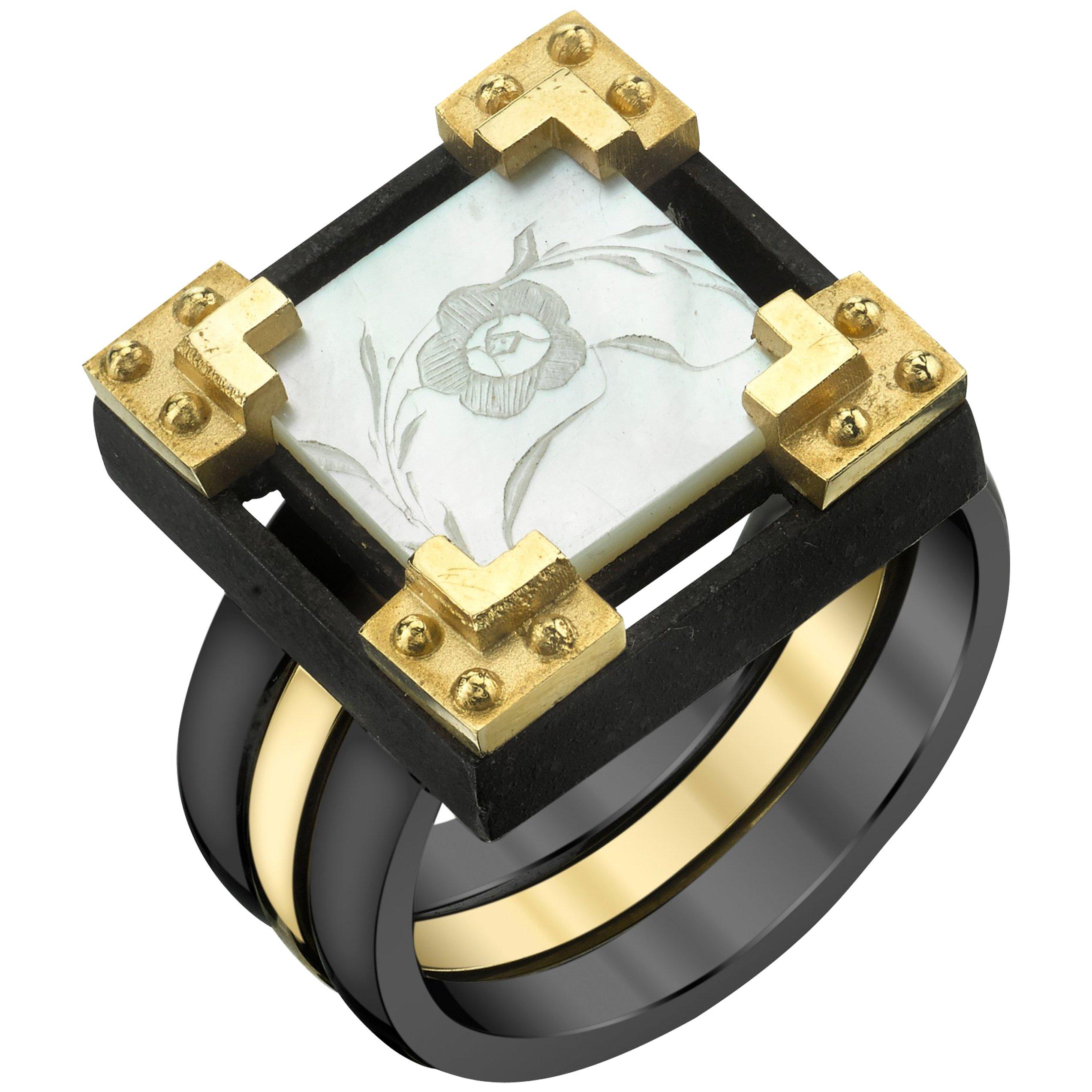 Antique Mother-of-Pearl Gaming Counter Ring in 18k Gold with Ceramic Bands For Sale