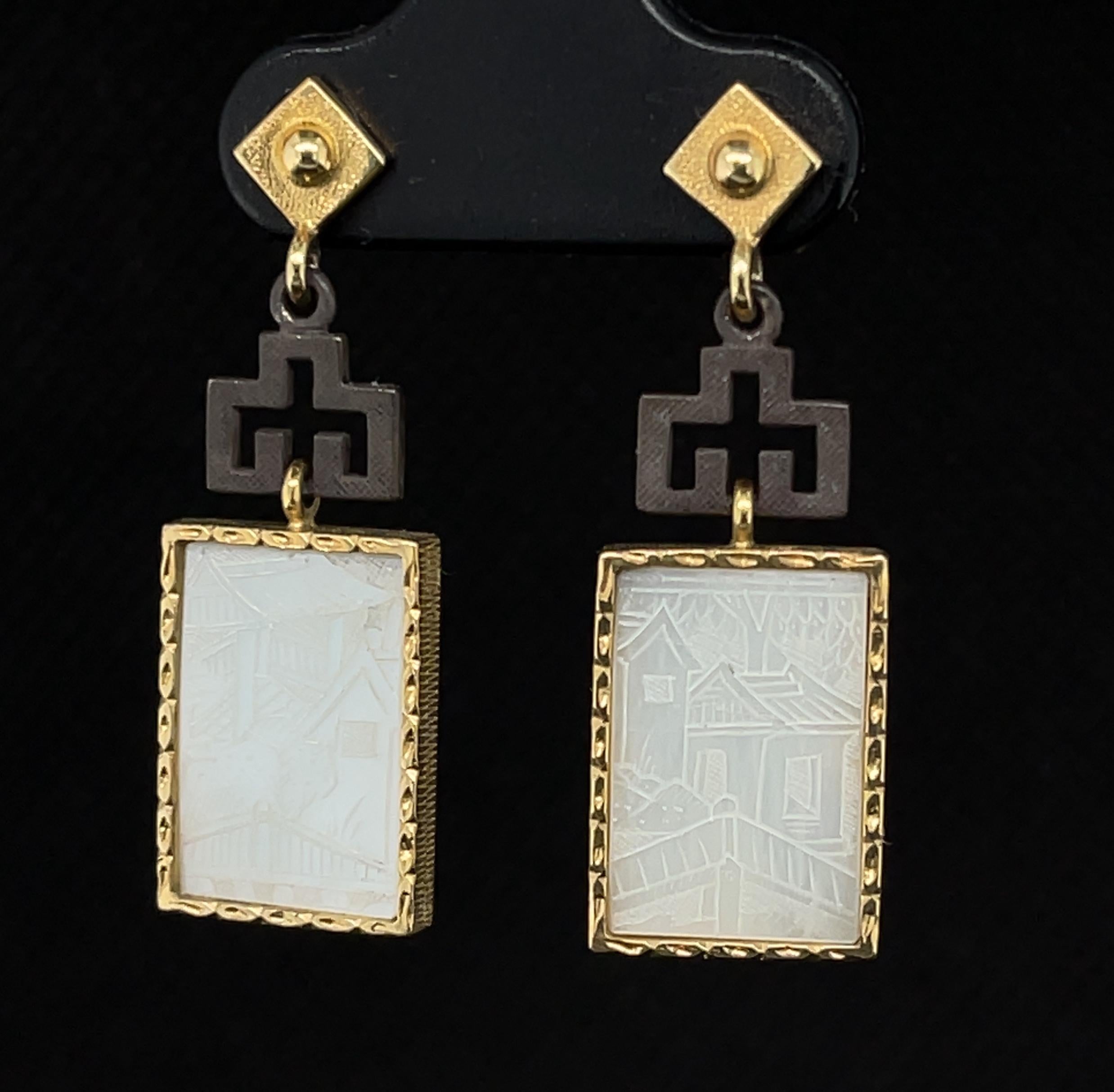 Antique Mother-of-Pearl Gambling Counter, Yellow Gold and Silver Dangle Earrings For Sale 1
