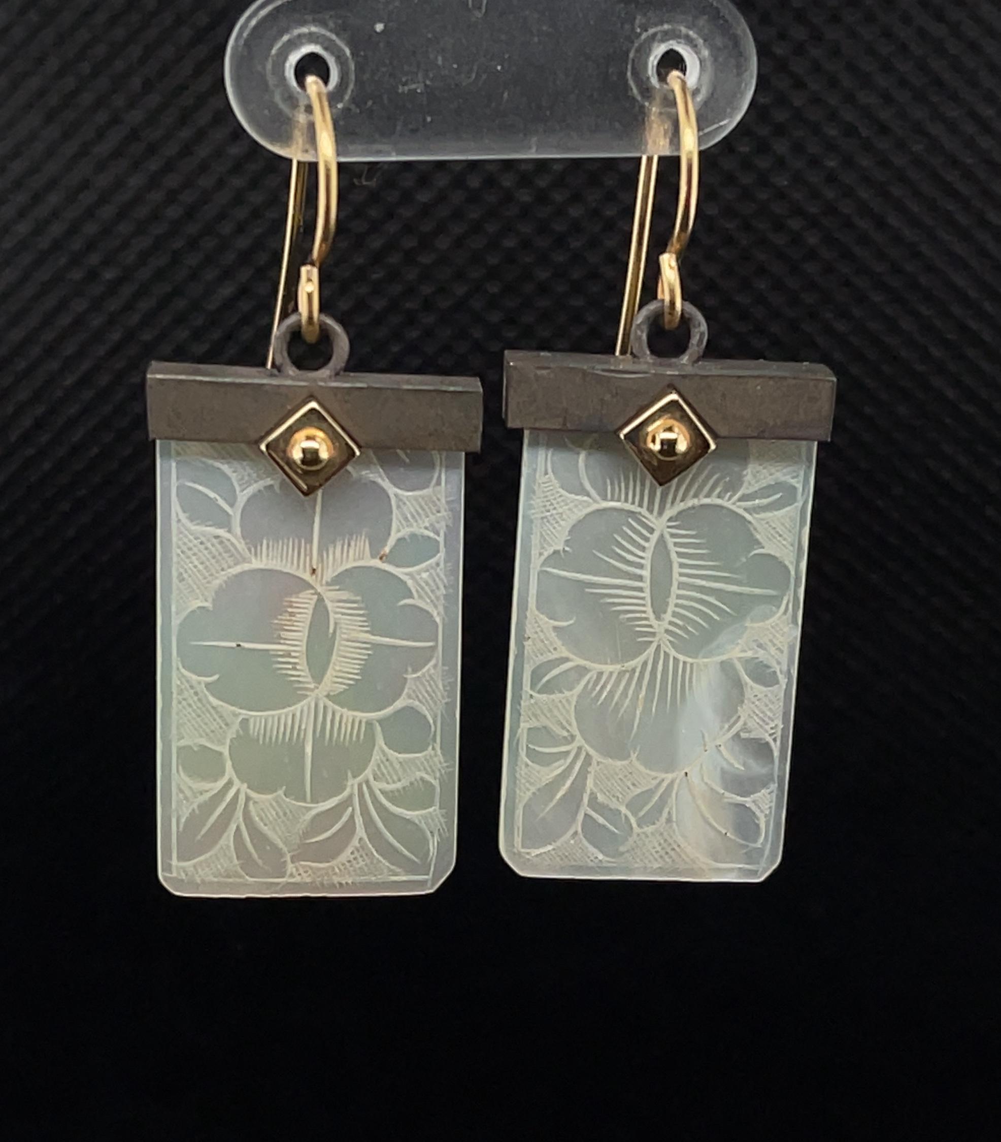 Artisan Antique Mother-of-Pearl Gaming Counter 18k Yellow Gold & Silver Dangle Earrings For Sale