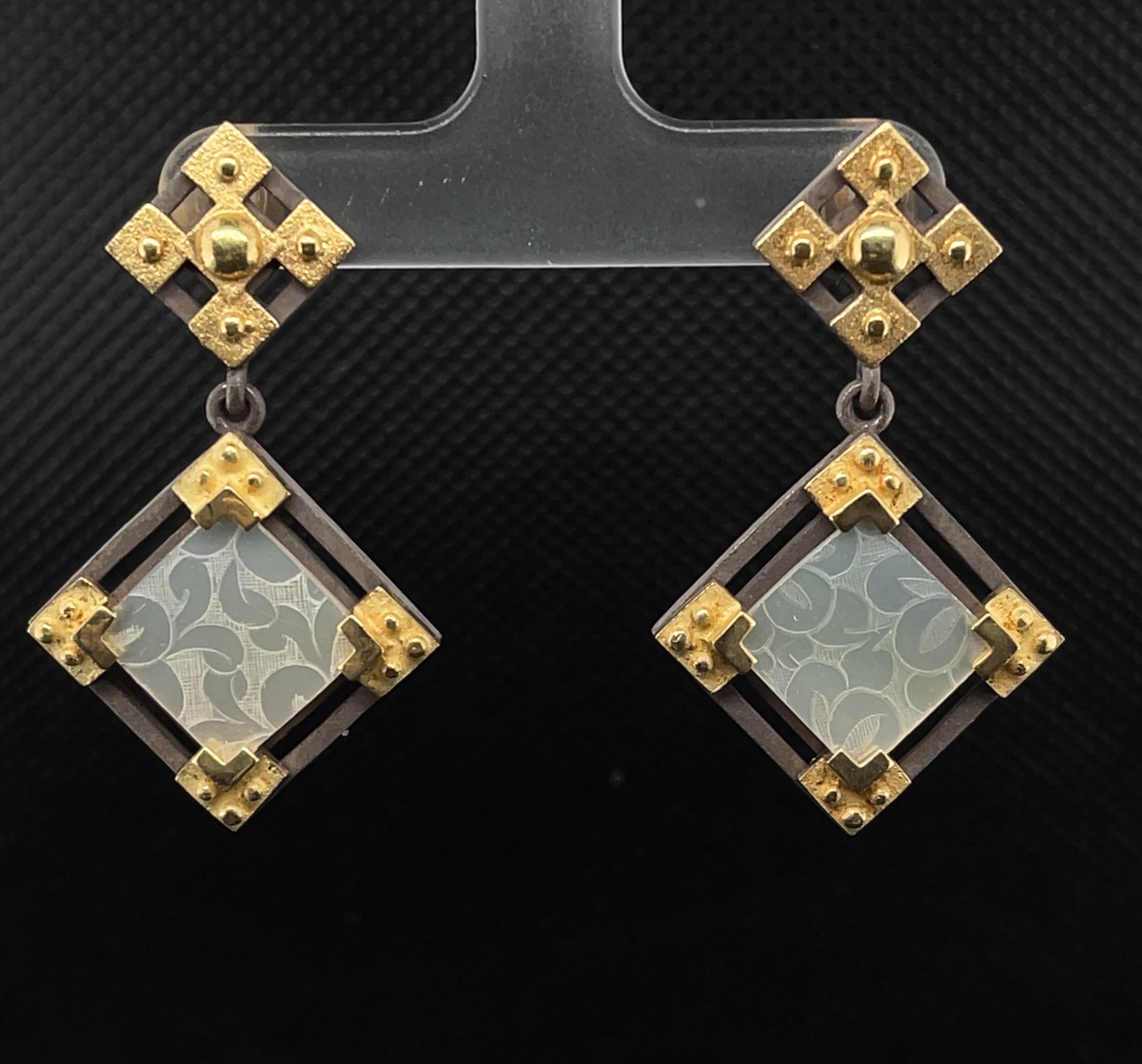 Artisan Antique Mother-of-Pearl Gaming Counter 18k Yellow Gold & Silver Dangle Earrings For Sale