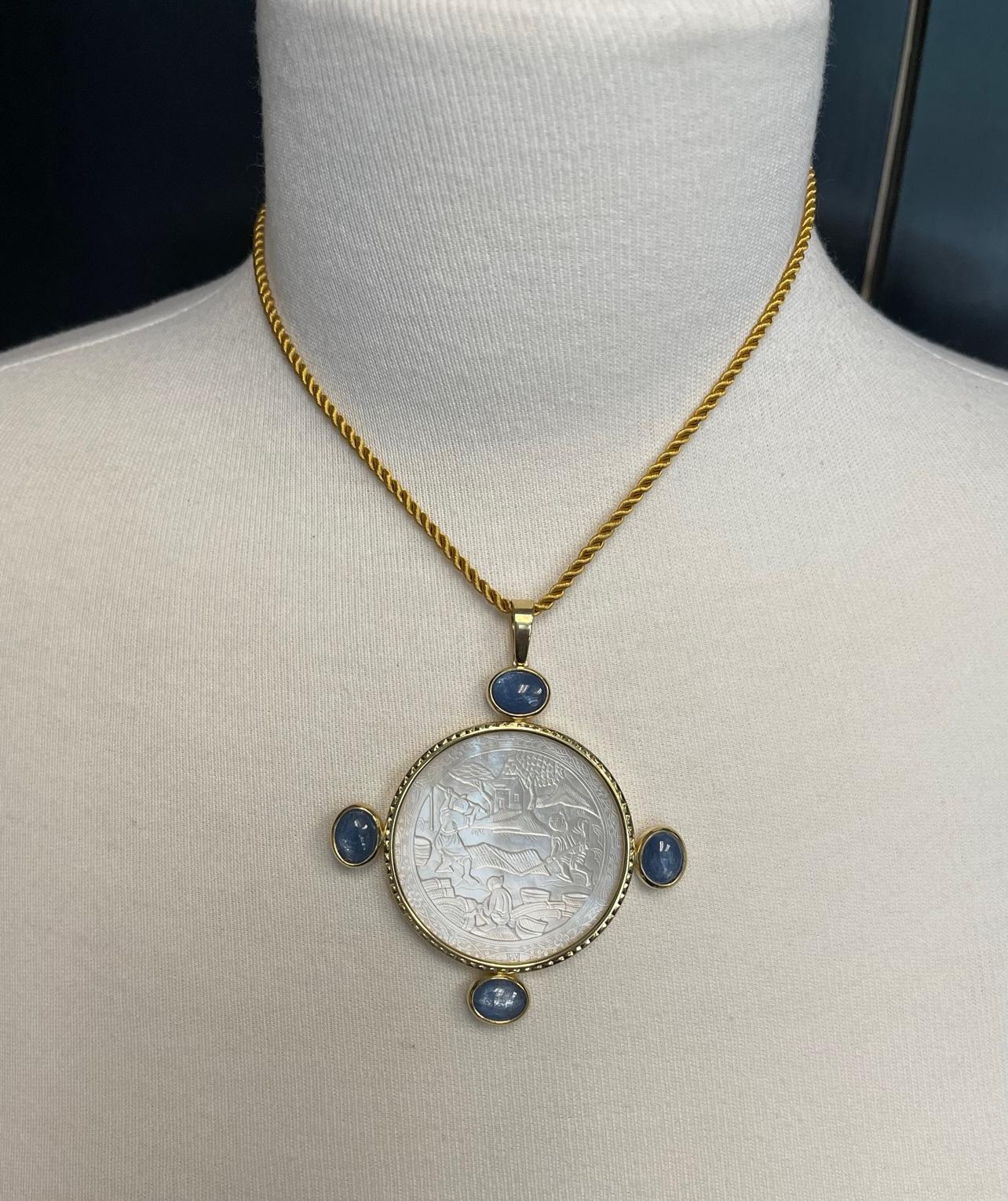 Antique Mother-of-Pearl Gaming Counter with Kyanite in 18k Yellow Gold Pendant For Sale 4