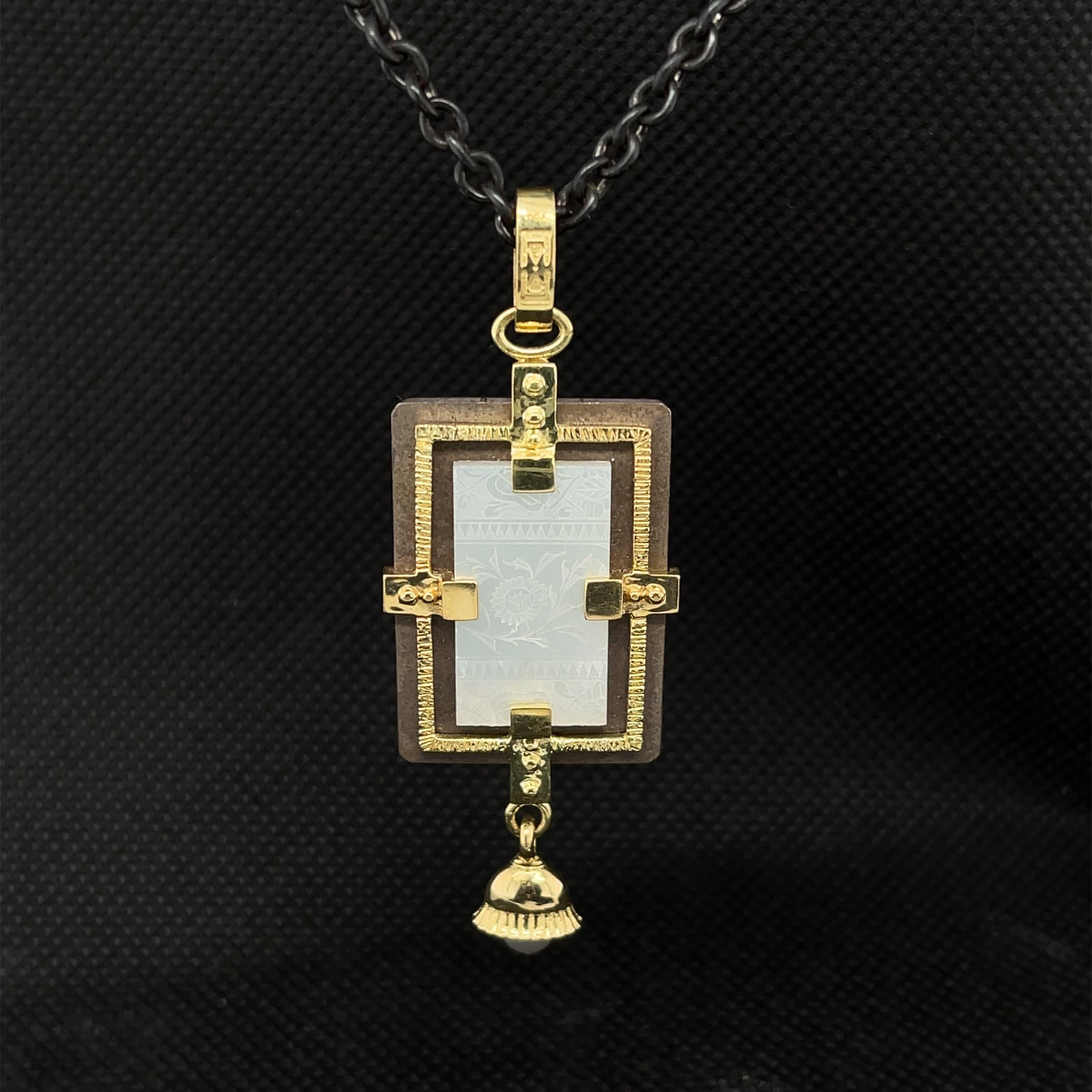 Mixed Cut Antique Mother-of-Pearl Gaming Counter Yellow Gold Silver Pendant Steel Chain For Sale