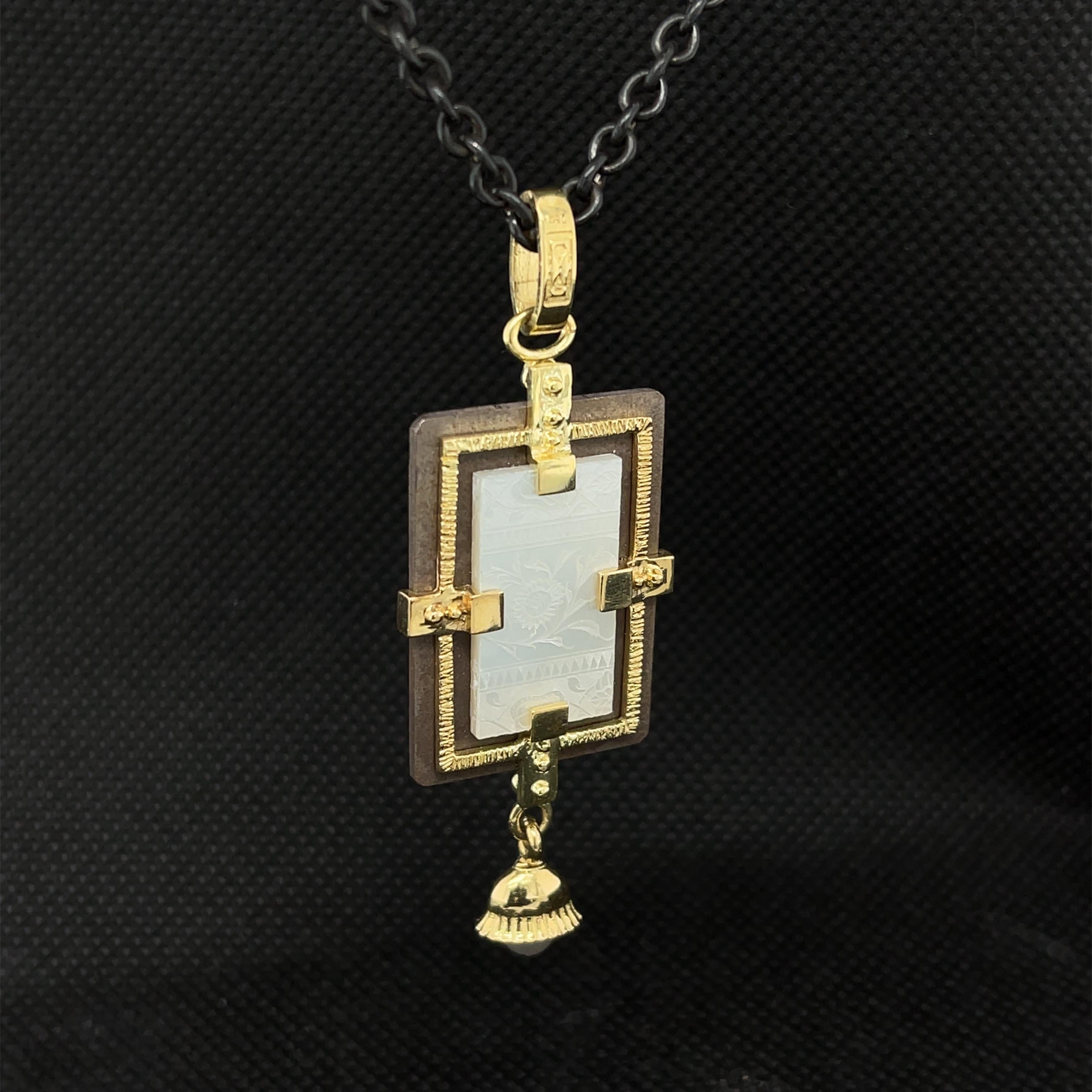 Antique Mother-of-Pearl Gaming Counter Yellow Gold Silver Pendant Steel Chain In New Condition For Sale In Los Angeles, CA