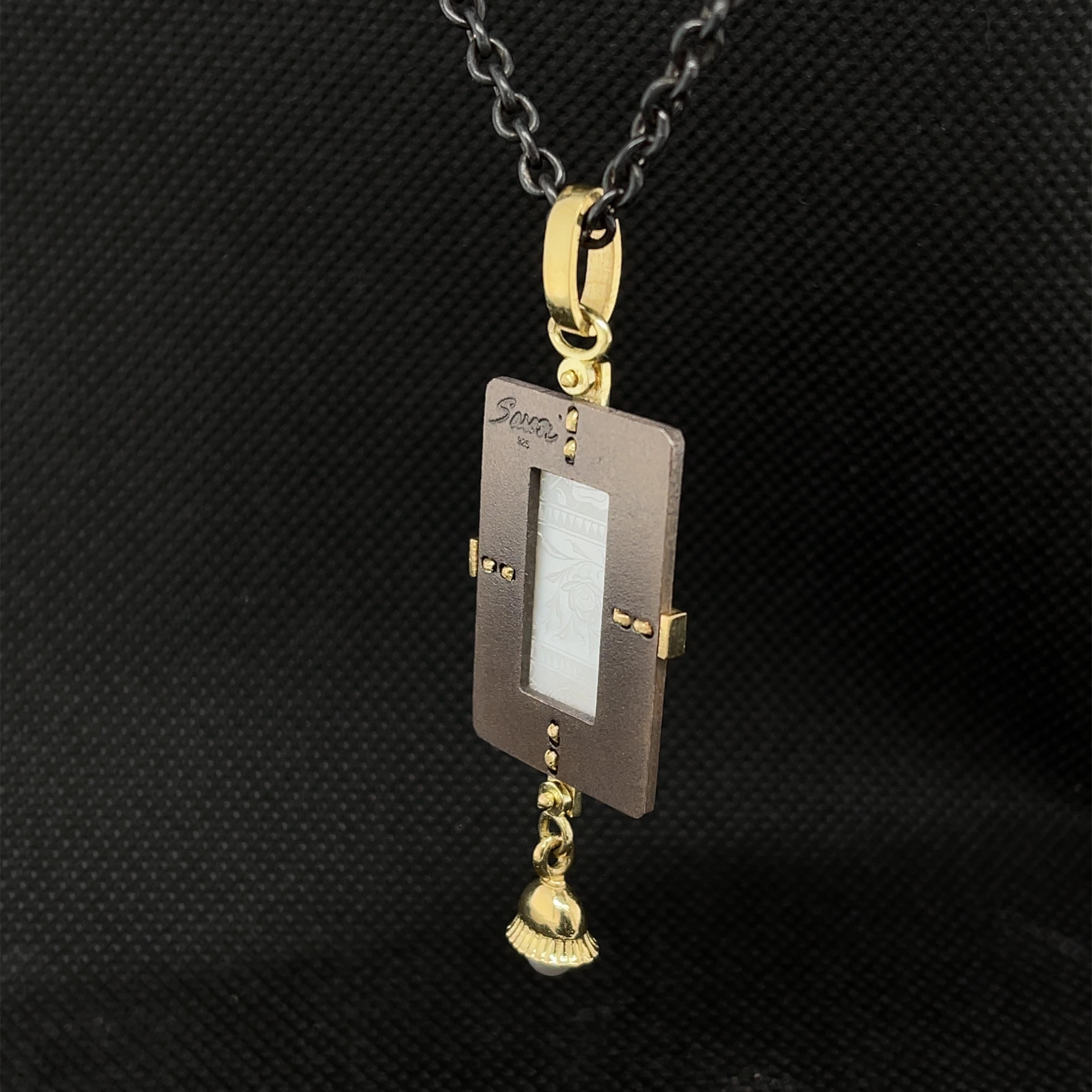 Women's or Men's Antique Mother-of-Pearl Gaming Counter Yellow Gold Silver Pendant Steel Chain For Sale