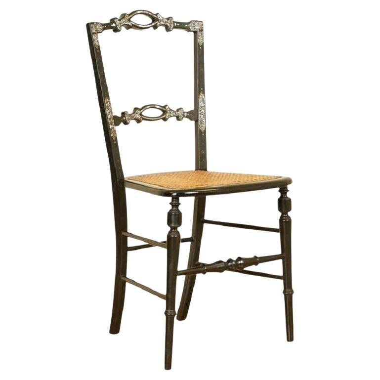 Antiker ebonisierter Regency-Stuhl mit Perlmutt-Intarsien, um 1815 im Angebot
