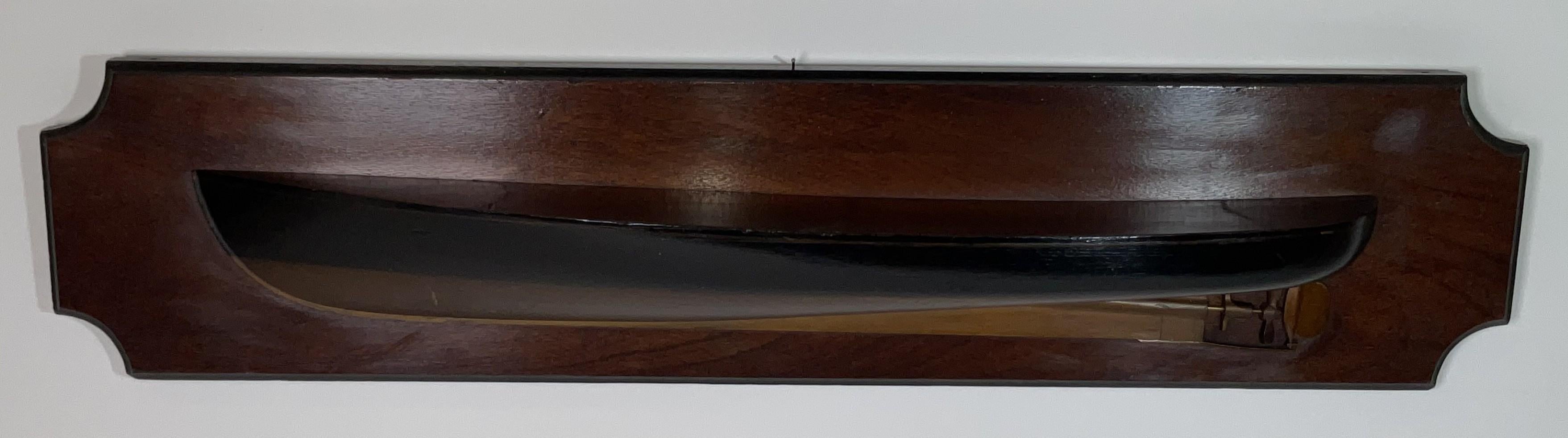 Antique Motor Launch Half Model with Painted Hull In condizioni buone in vendita a Norwell, MA