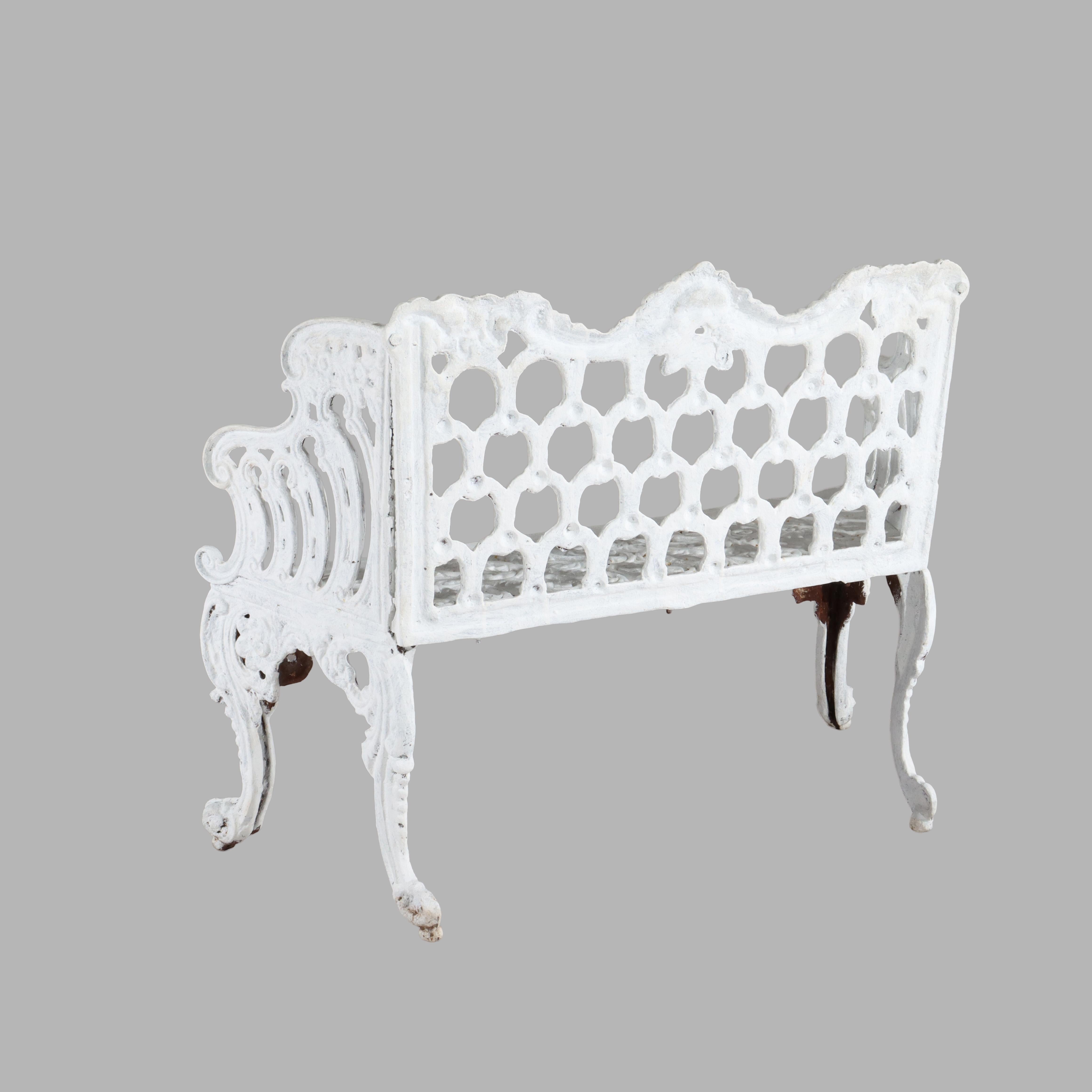 Antike Mott Iron Works viktorianischen gemalt Gusseisen Trellis Garten Liebe Sitz im Angebot 4