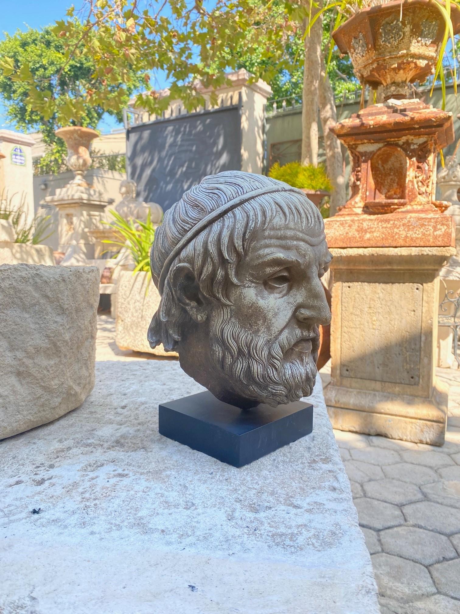 Escultura Fundición Cabeza Zeus Dios Busto Antiguo Montado sobre Base Decorativa Bibelot Otro en venta
