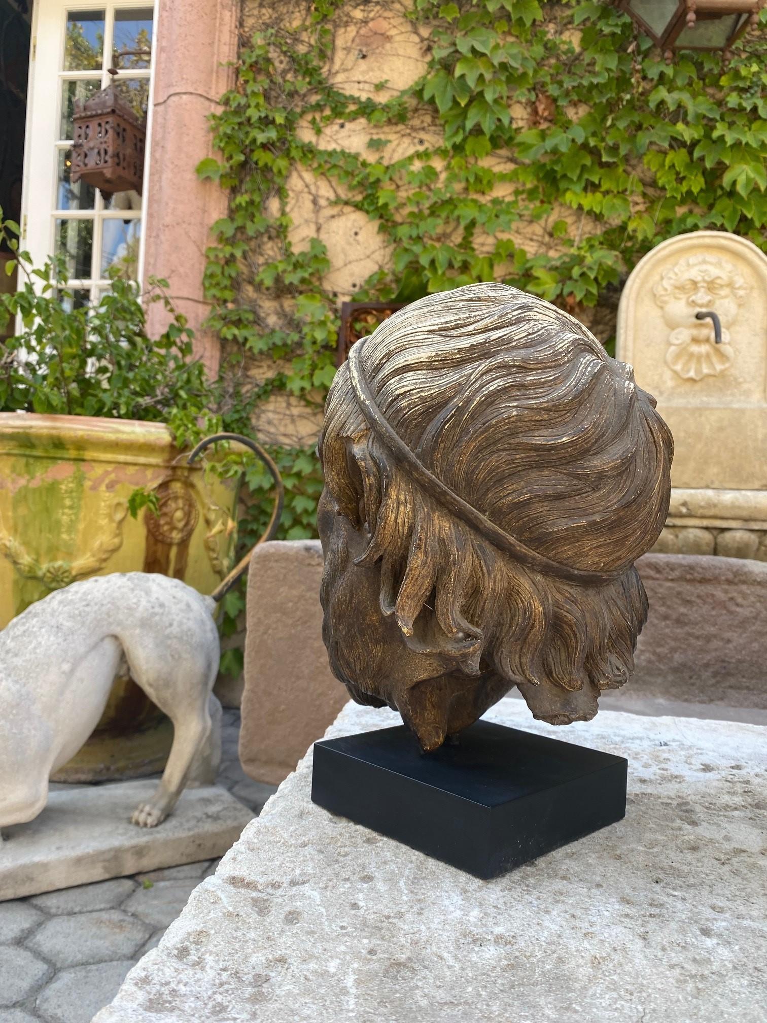 Plâtre Anciennement monté sur une sculpture de tête de Zeus en fonte, Bibelot décoratif en Californie en vente