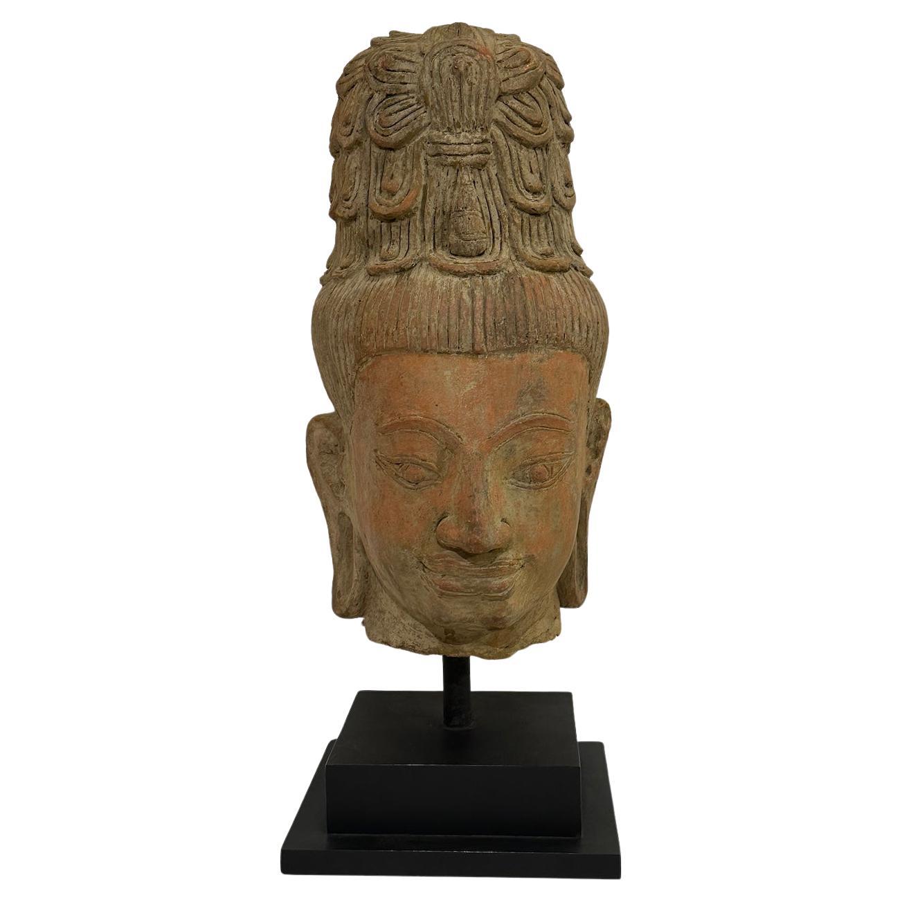 Bodhisattva antico di terracotta montato