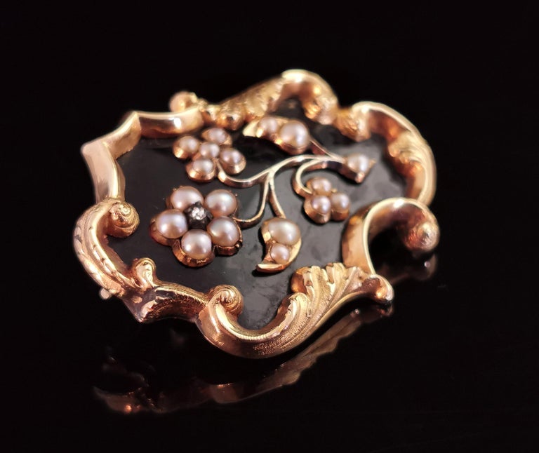 Antique Mourning Brooch, Forget Me Not Flower, Black Enamel, 9k Gold, Diamond In Fair Condition In NEWARK, GB