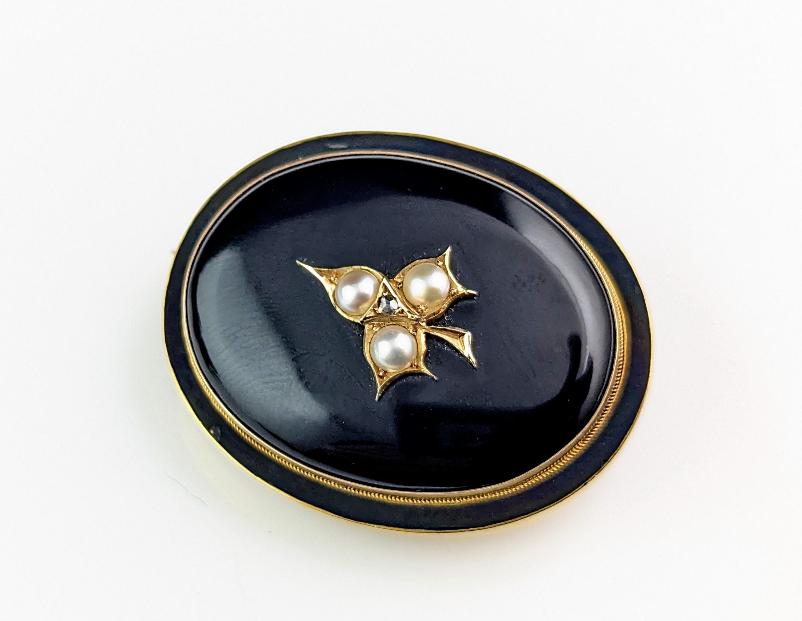 Antique Mourning brooch, Onyx, Pearl and Diamond, 15k gold, Ivy leaf  For Sale 6