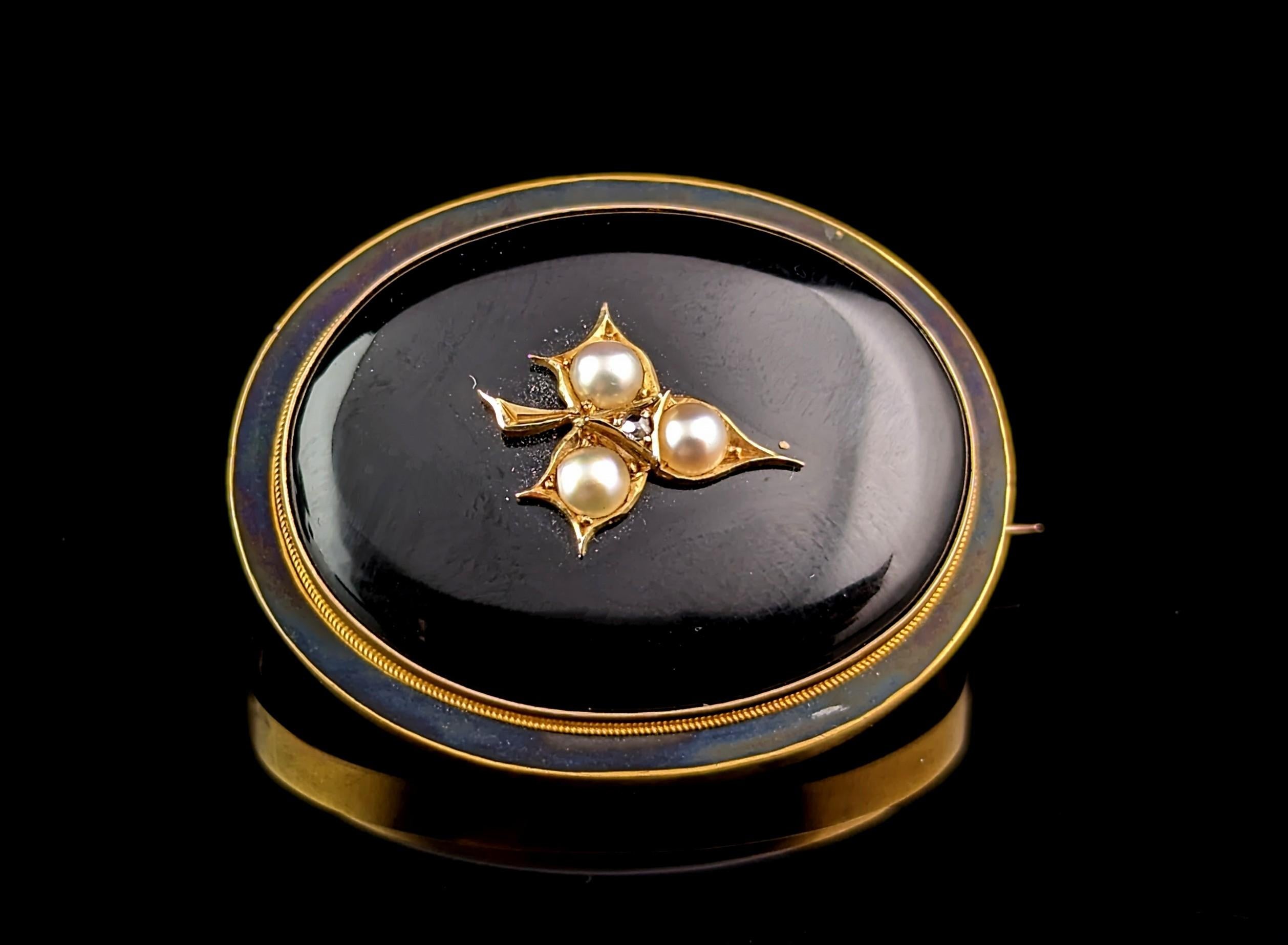 Cabochon Antique Mourning brooch, Onyx, Pearl and Diamond, 15k gold, Ivy leaf  For Sale