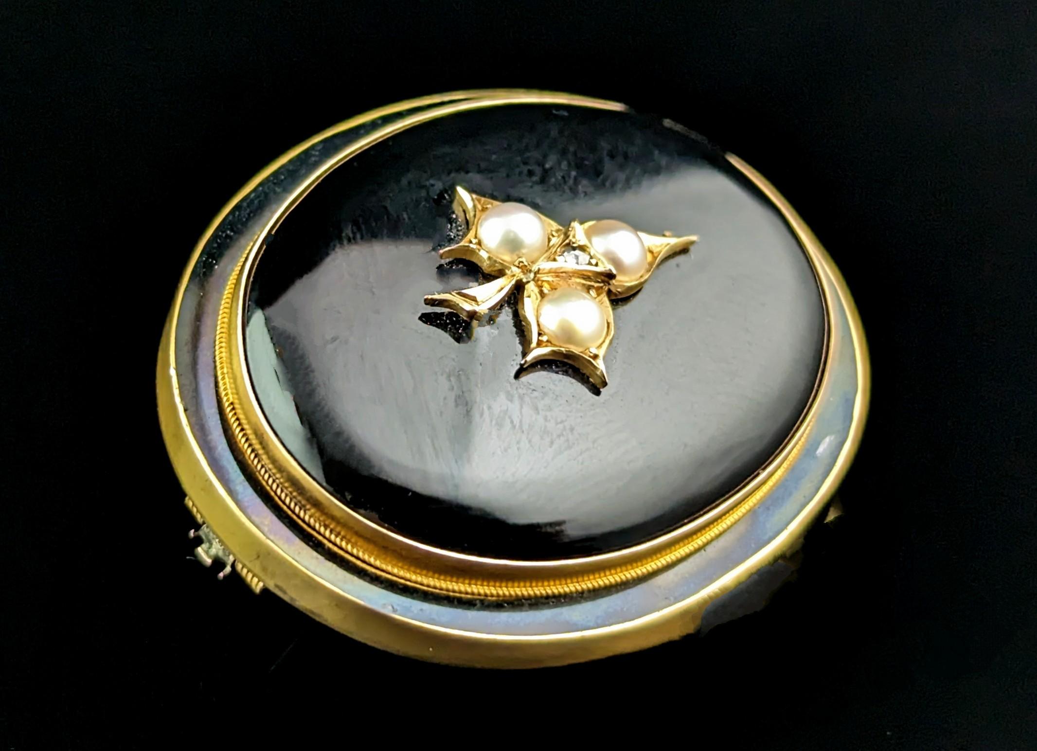 Women's or Men's Antique Mourning brooch, Onyx, Pearl and Diamond, 15k gold, Ivy leaf  For Sale