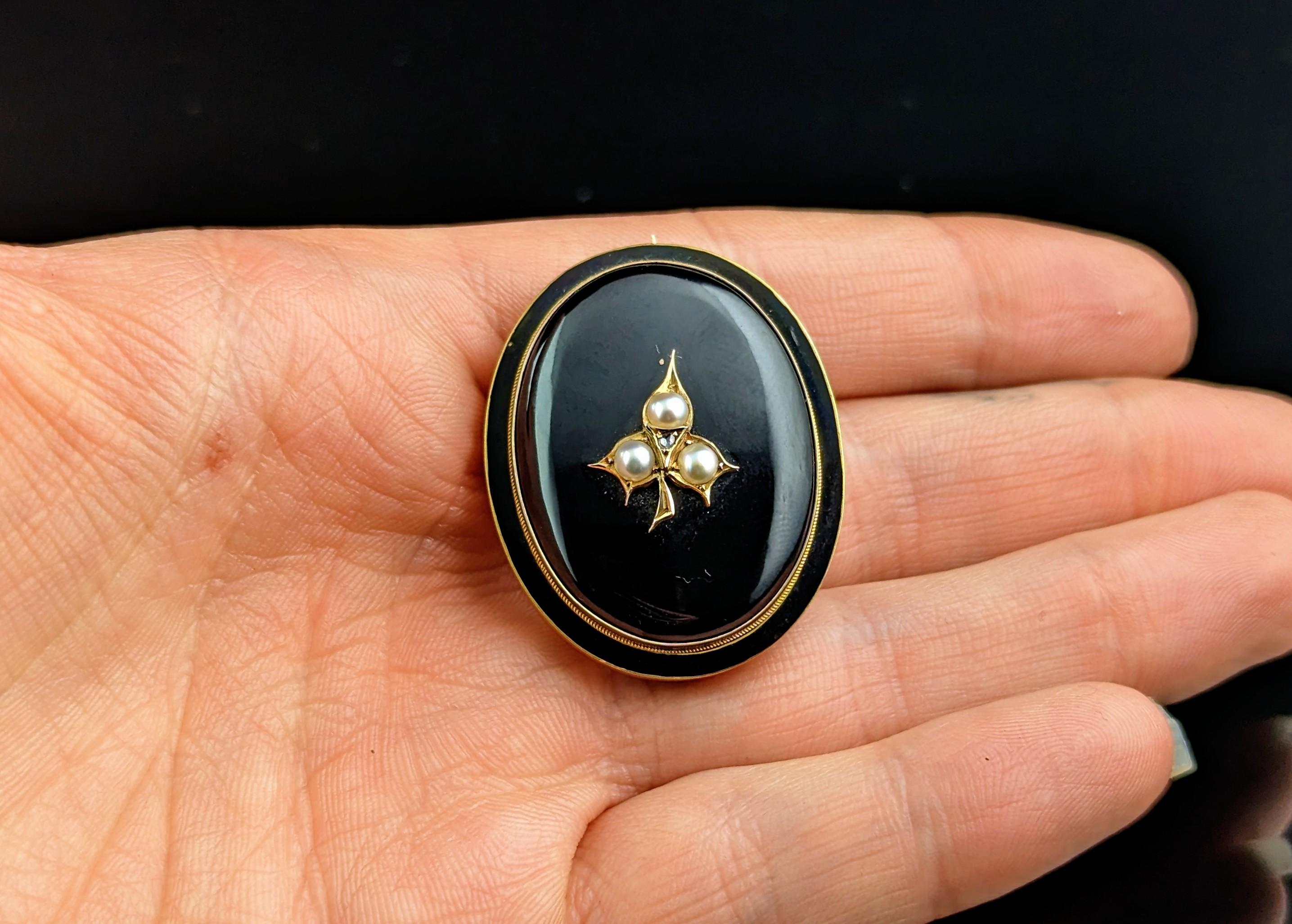 Antique Mourning brooch, Onyx, Pearl and Diamond, 15k gold, Ivy leaf  For Sale 1