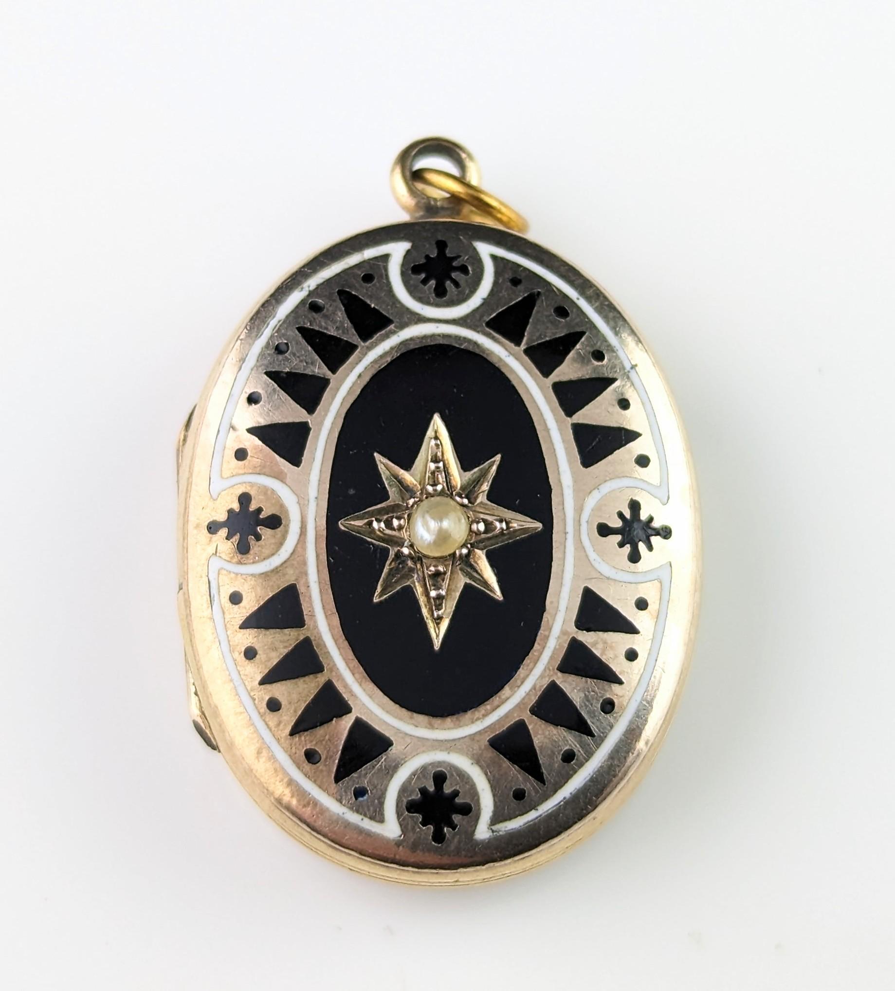 Antique Mourning Locket, 9k Gold Front and Back, Black and White Enamel 4