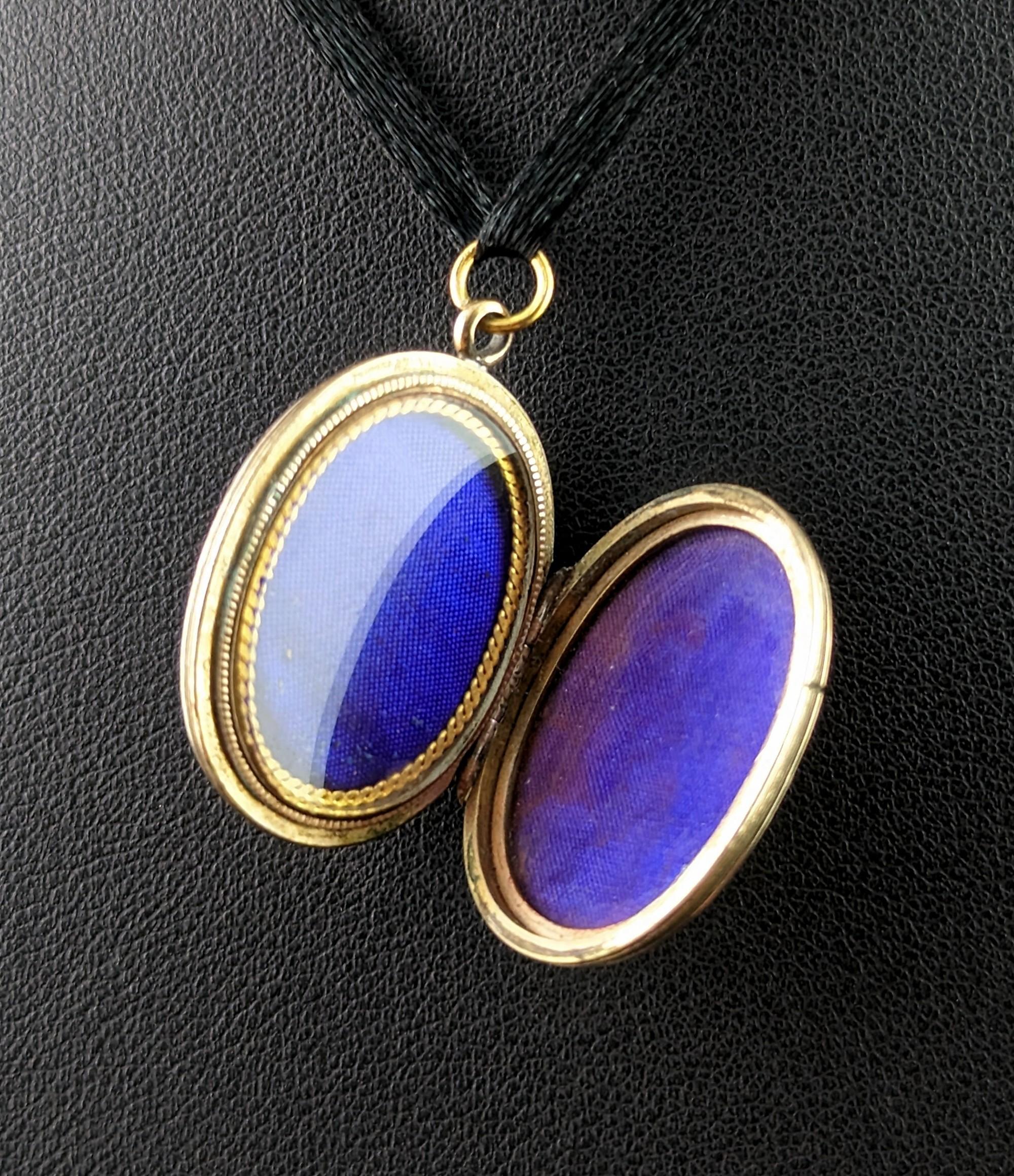 Antique Mourning Locket, 9k Gold Front and Back, Black and White Enamel 1