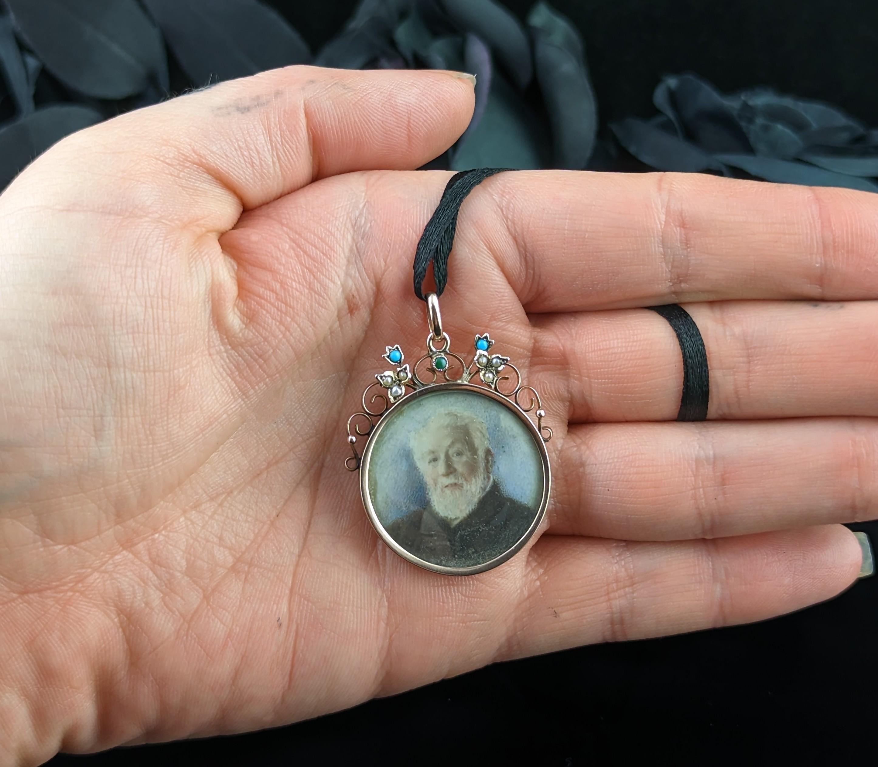 Pendentif médaillon de deuil ancien, or 9 carats, portrait, turquoise et perle 6