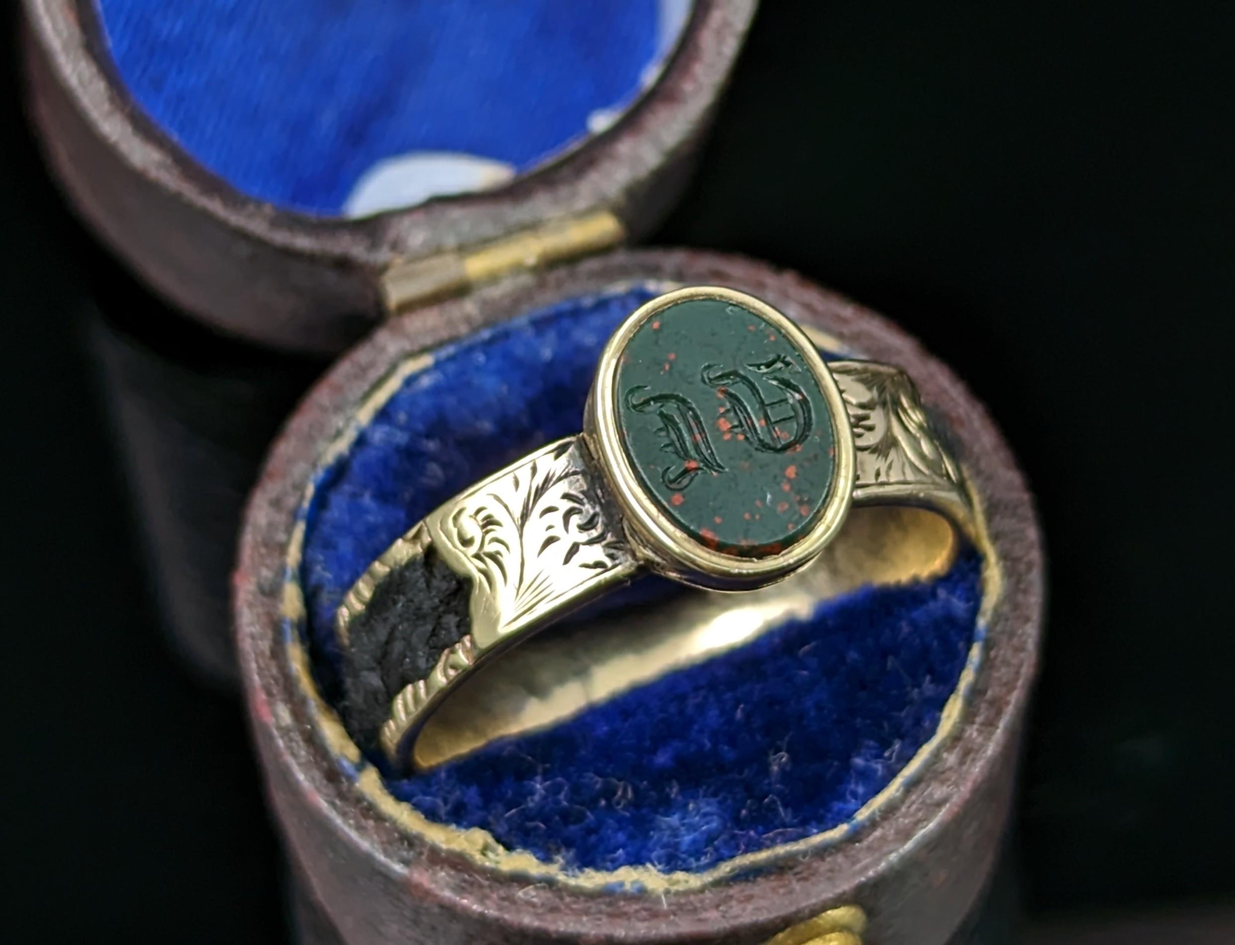 Antique Mourning Locket Ring, Bloodstone Intaglio, Poison Ring, 15k Gold 3