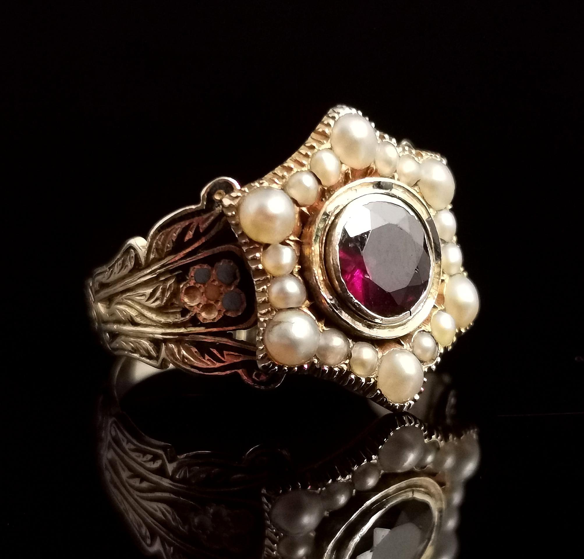 Women's or Men's Antique Mourning Ring, 18 Karat Gold, Enamel, Pearl and Garnet, William IV 