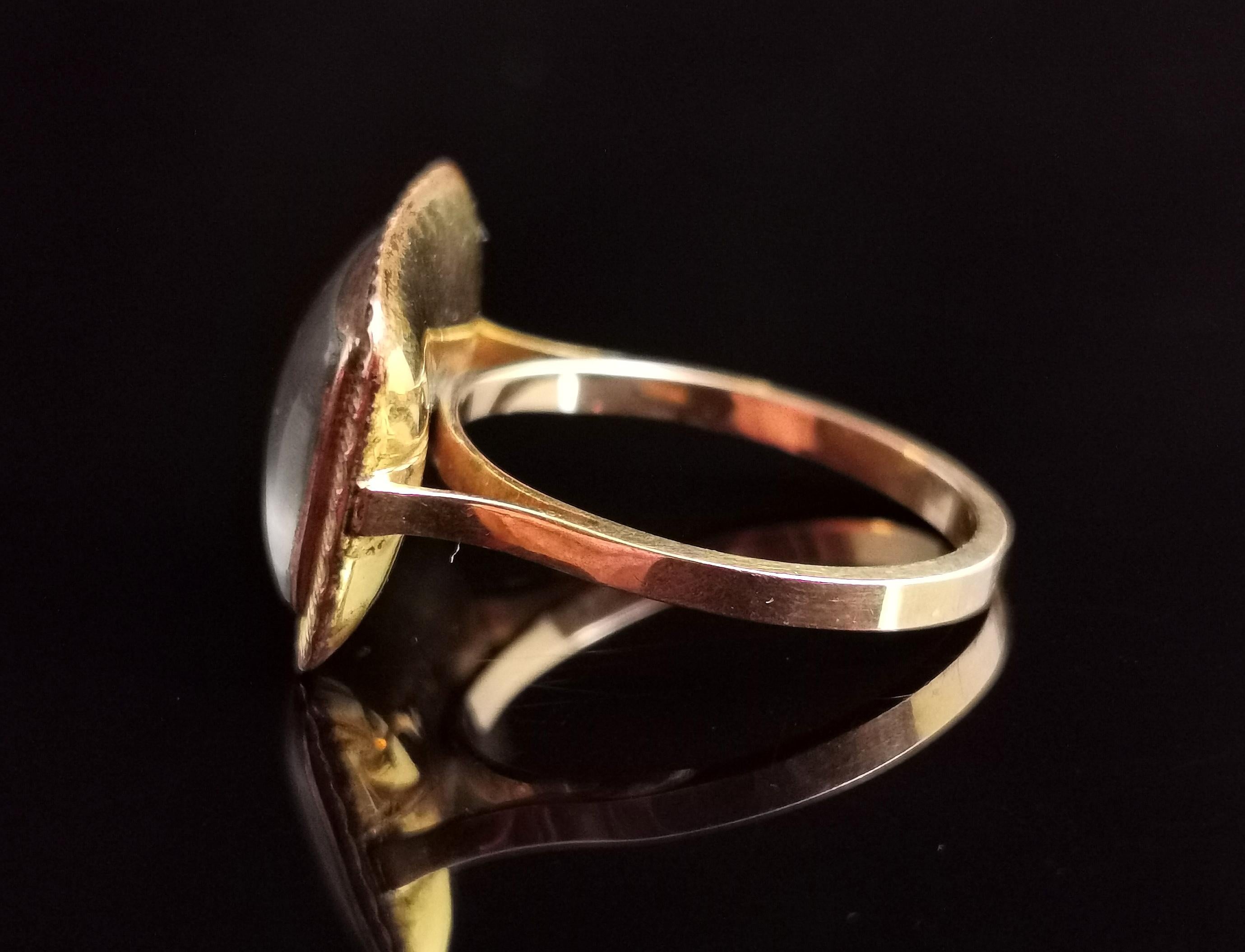 Bague de deuil ancienne, or jaune 9 carats, travail de cheveux, convertition 5