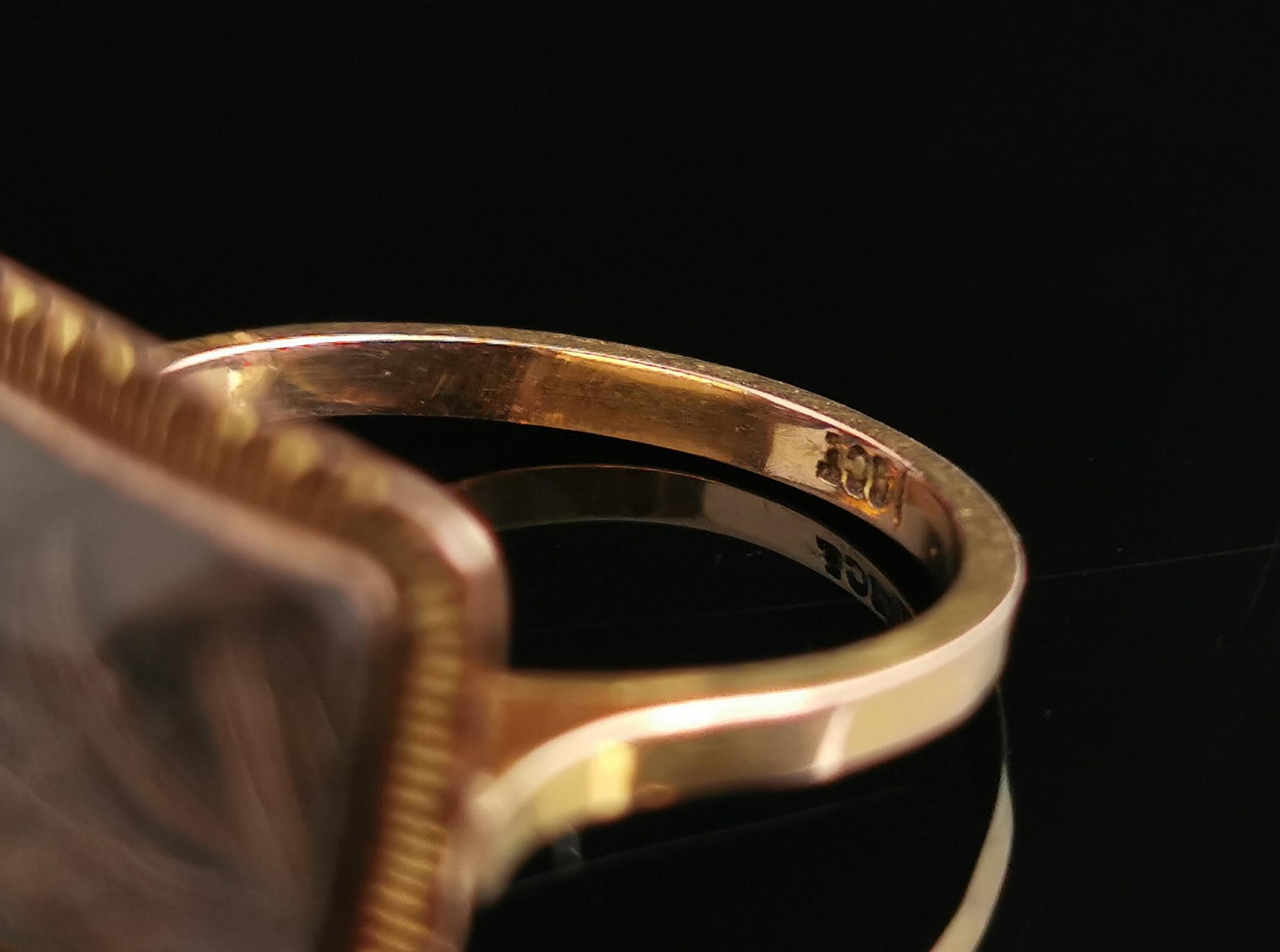 Bague de deuil ancienne, or jaune 9 carats, travail de cheveux, convertition 8