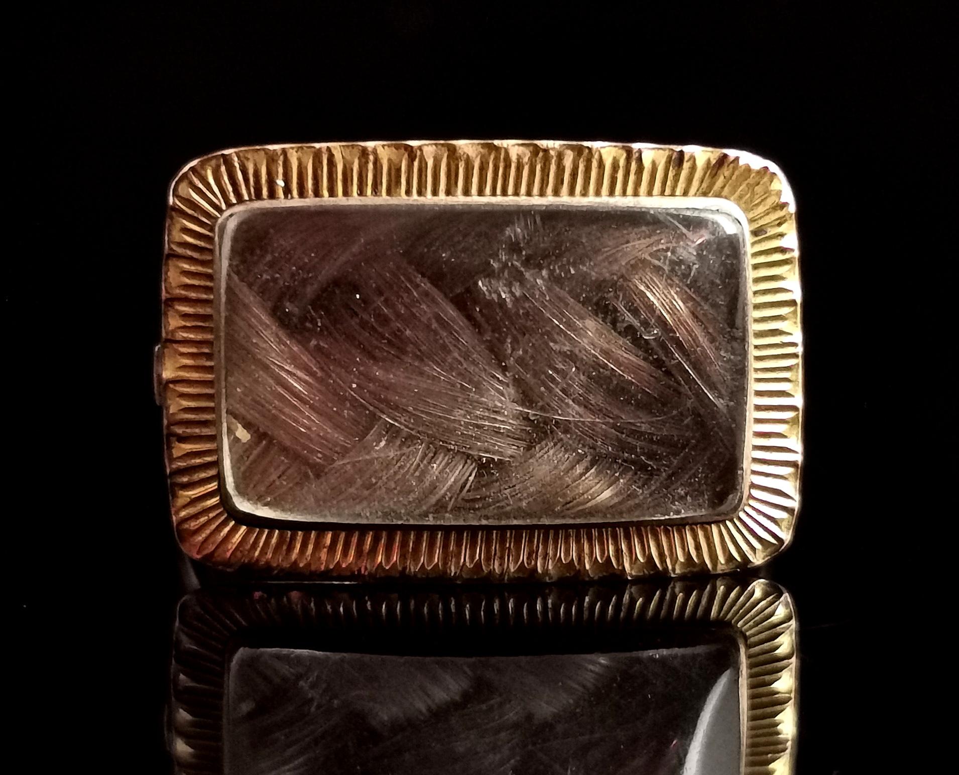 Bague de deuil ancienne, or jaune 9 carats, travail de cheveux, convertition 4
