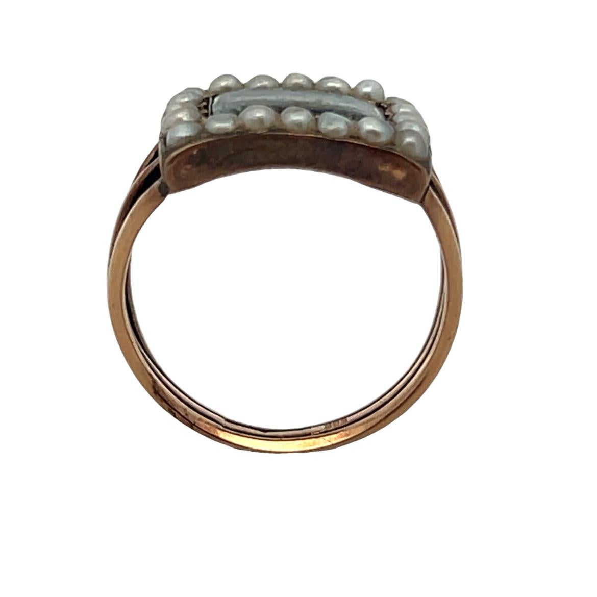Antique Mourning Ring In Excellent Condition For Sale In New York, NY