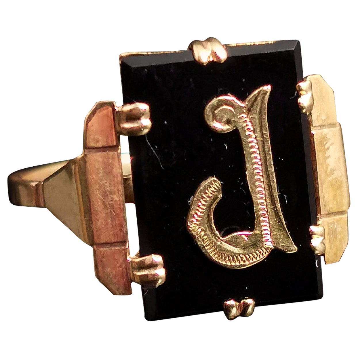 Bague de deuil ancienne, initiale J, onyx et or jaune 9 carats, bague de deuil