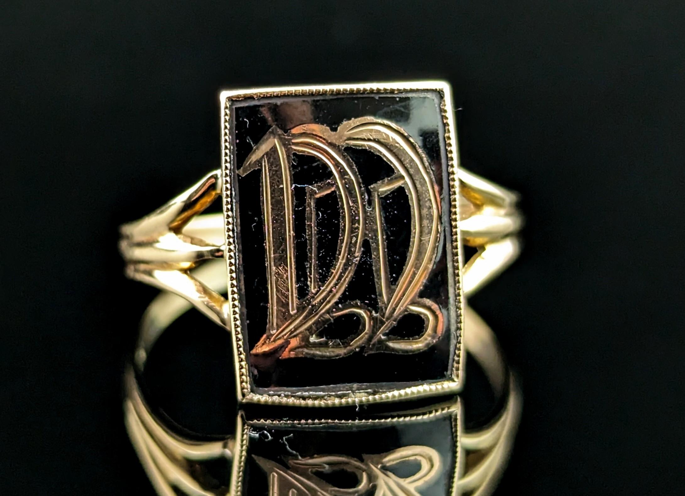Victorian Antique Mourning signet ring, initial DD, black enamel and 9k gold  For Sale