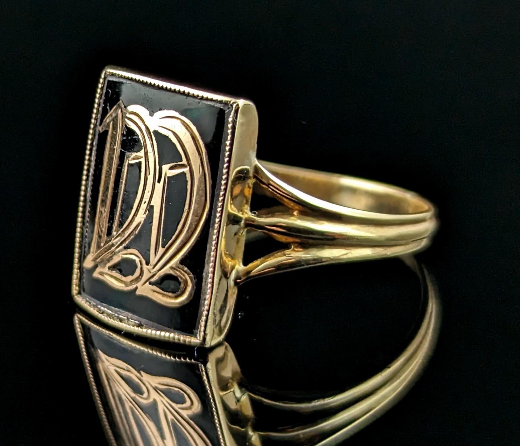 Women's or Men's Antique Mourning signet ring, initial DD, black enamel and 9k gold  For Sale