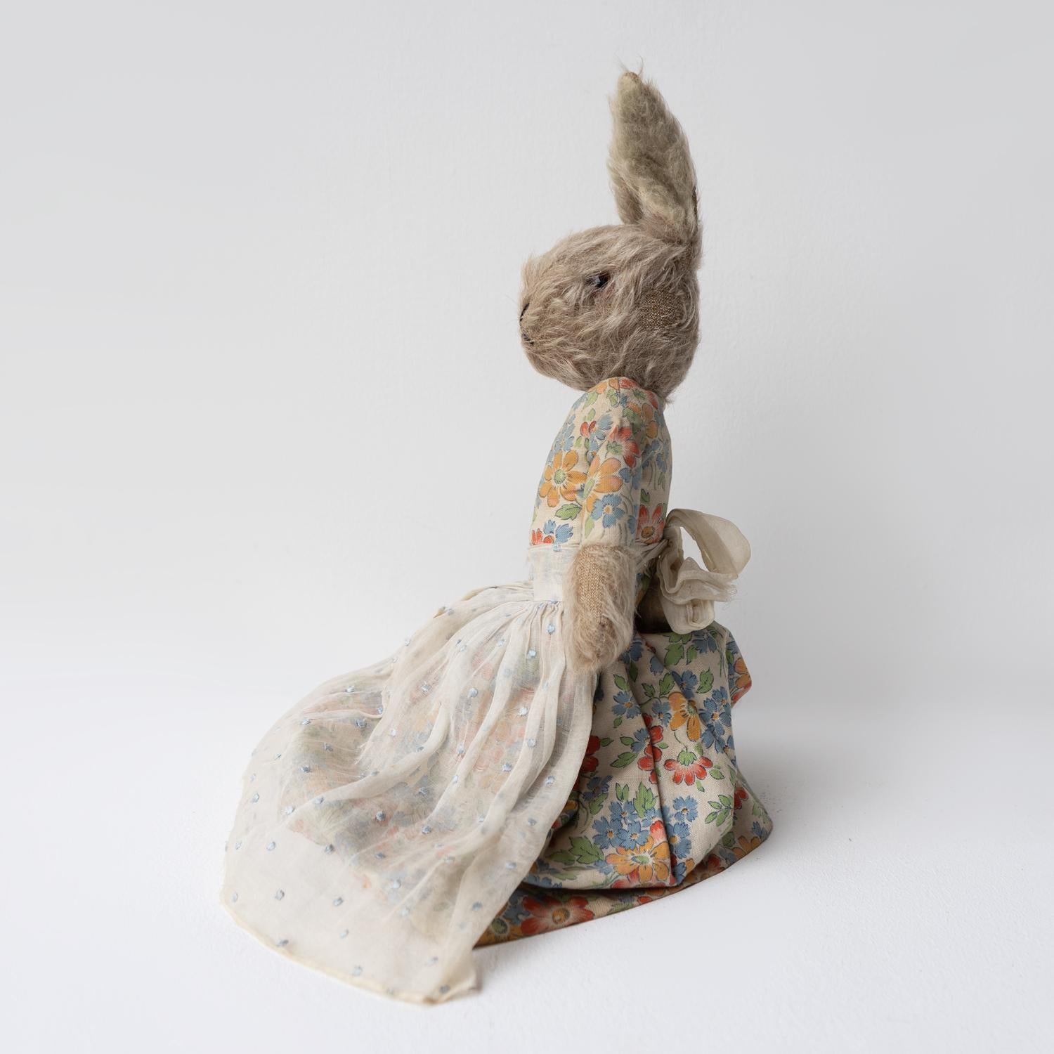Antique Mrs Rabbit Teddy Bear/Bunny Doll in a Floral Dress, Circa 1920s In Good Condition In Bristol, GB