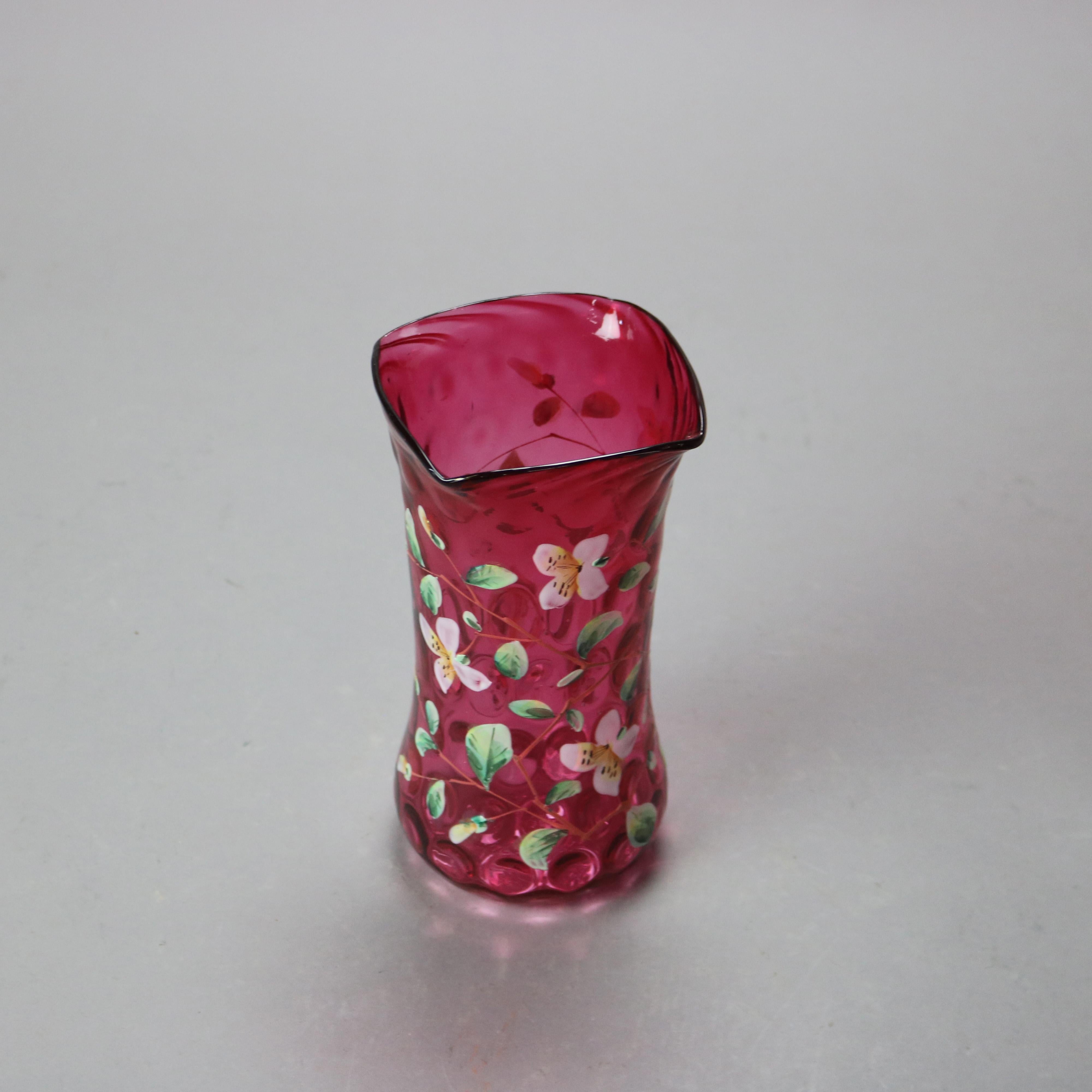 Ancien vase de style Mt Washington émaillé à la main à motifs floraux de canneberges, vers 1900 Bon état - En vente à Big Flats, NY