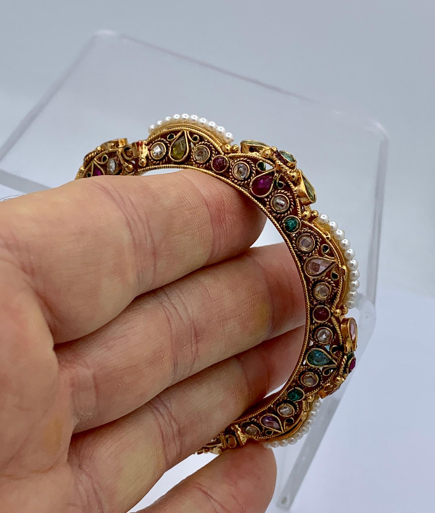 Antique Mughal Emerald Ruby Peridot Topaz Pearl Bracelet India Bridal Wedding In Excellent Condition In New York, NY