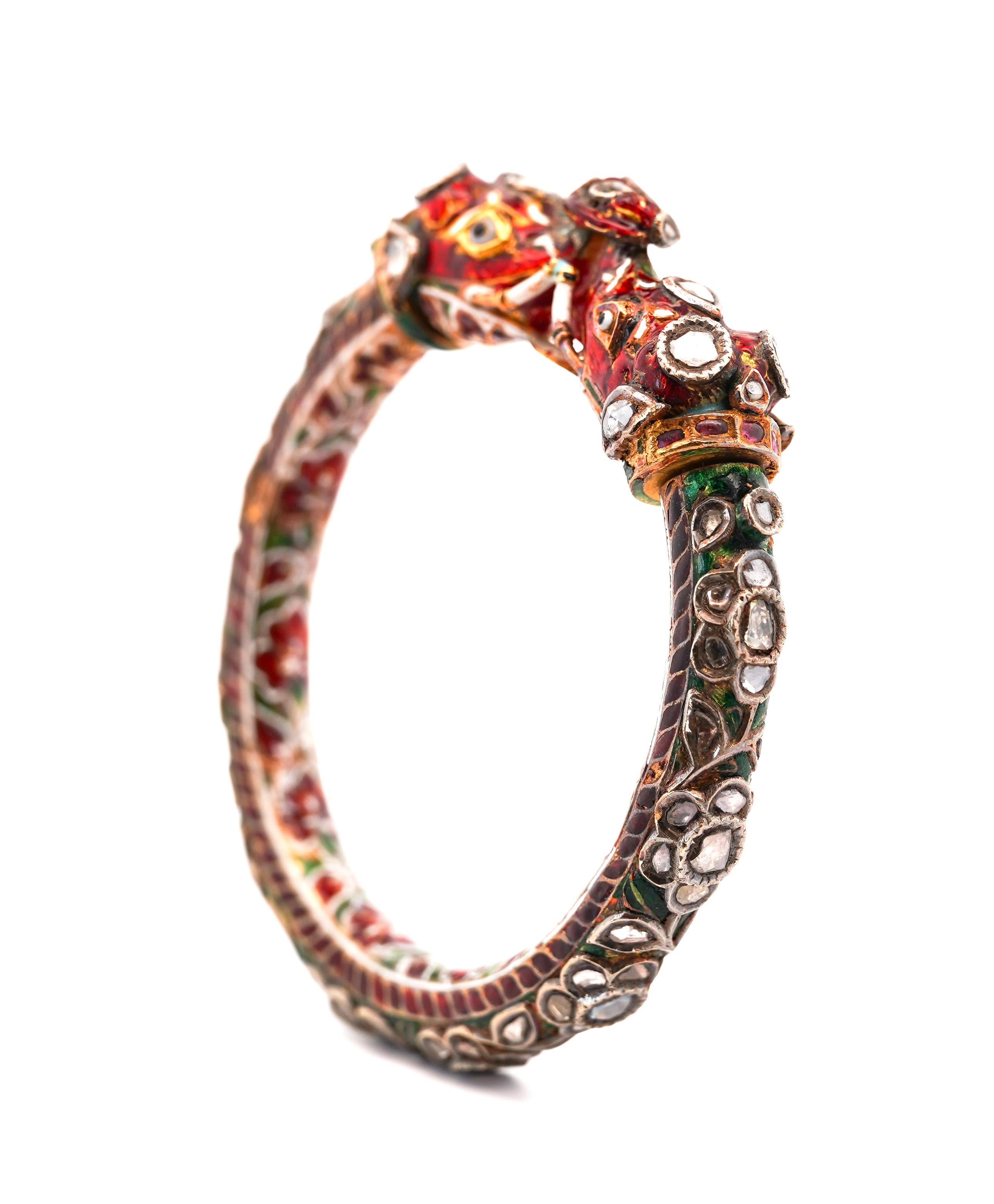 Antiker Mughal Empire indischer Elefanten-Armreif aus 22 Karat Gelbgold (Rosenschliff) im Angebot