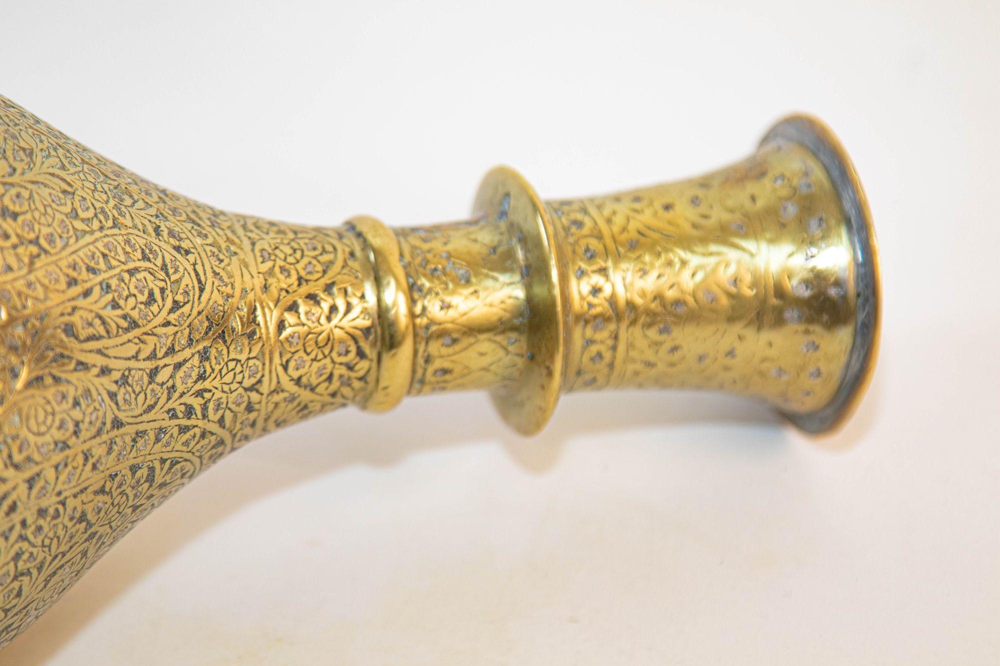 Antique Mughal Engraved 19th Century Hookah Base Indo-Persian For Sale 10