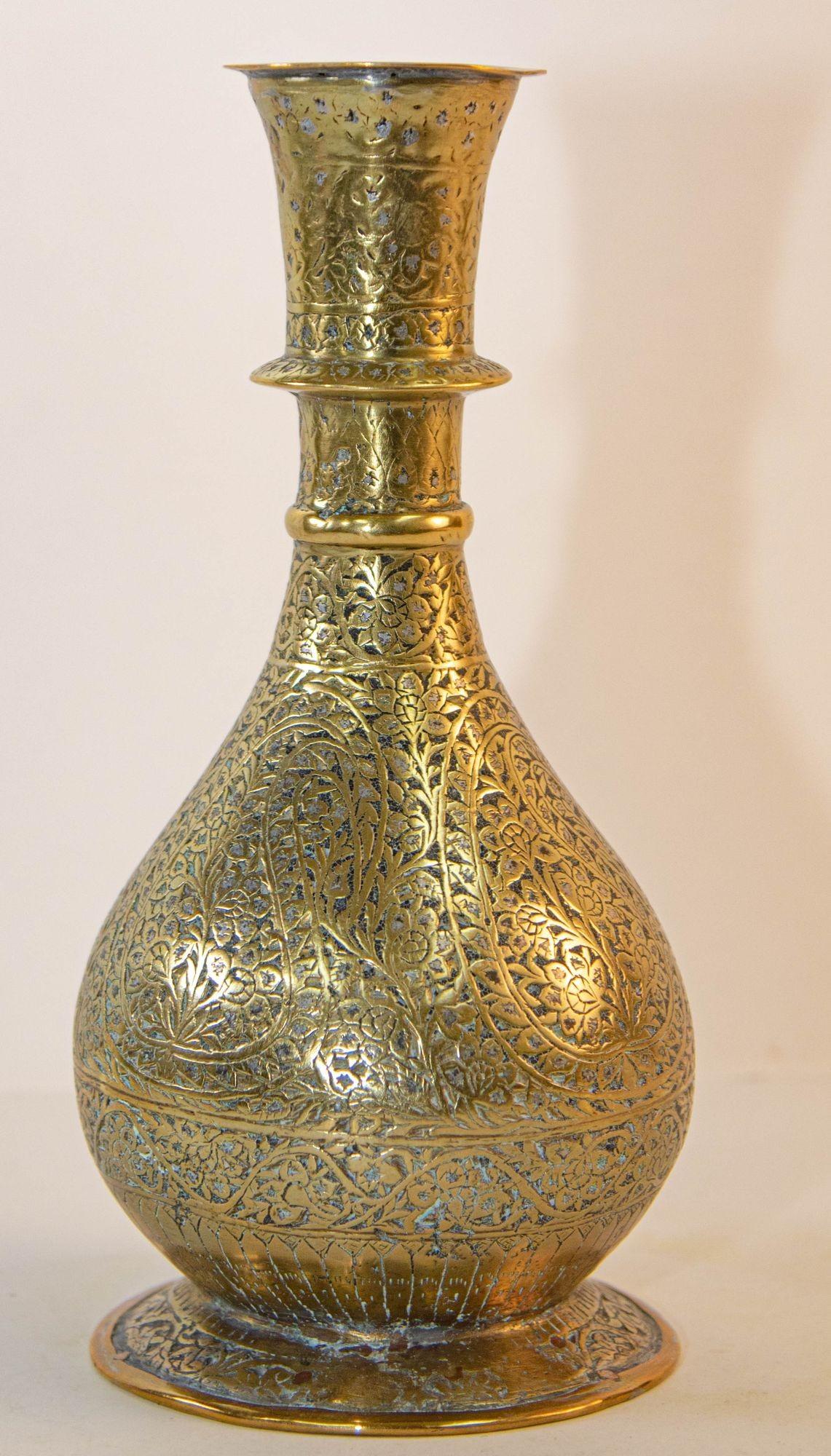 Antique Mughal Engraved 19th Century Hookah Base Indo-Persian For Sale 11