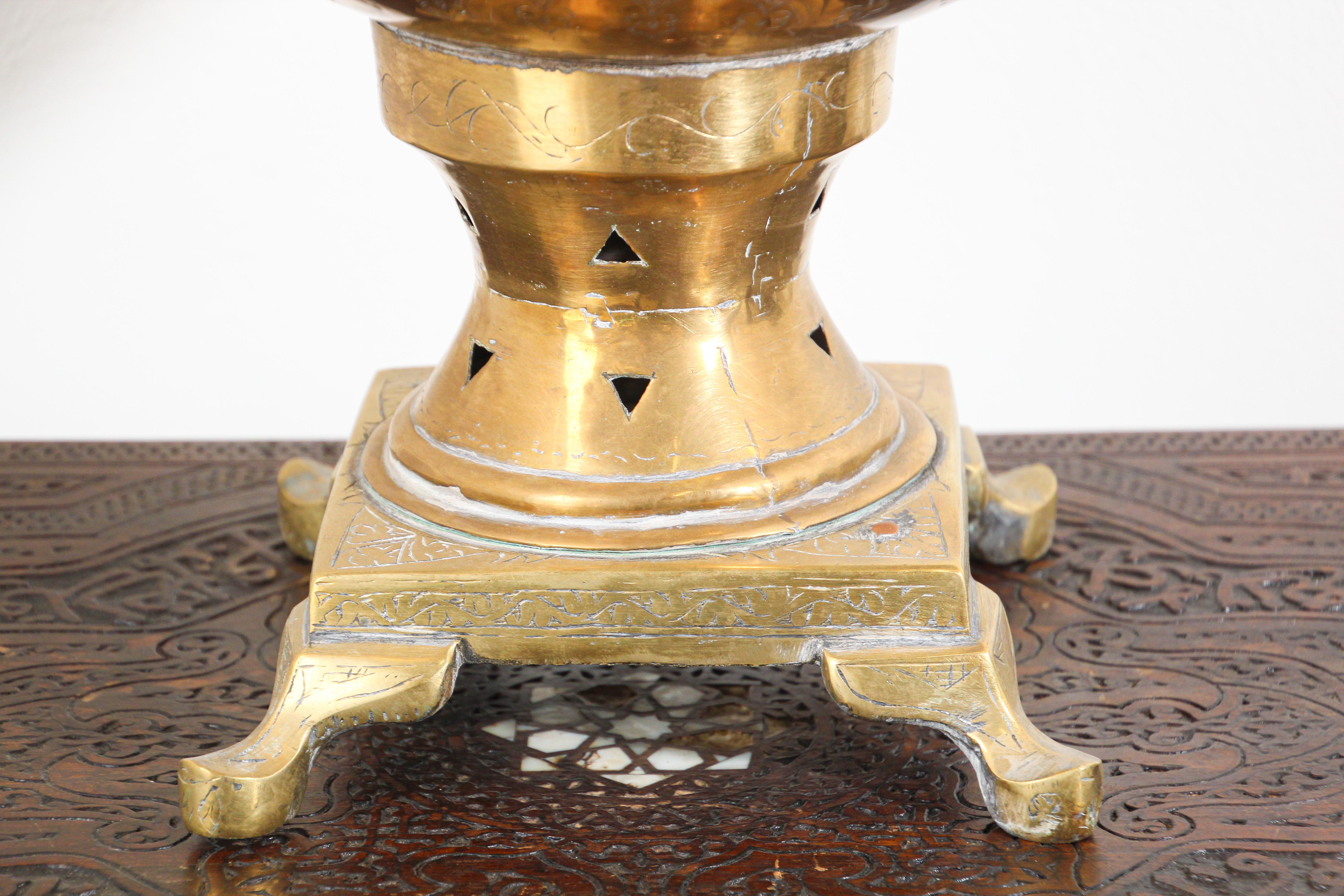 Samovar indien moghol ancien en laiton en vente 8