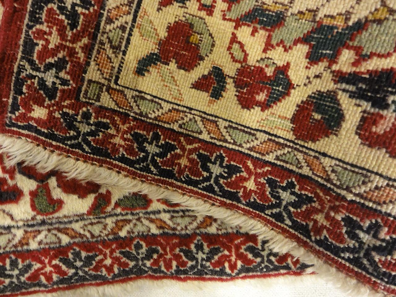 Antiker indischer kaiserlicher Mogulteppich im Zustand „Gut“ im Angebot in Santa Barbara, CA