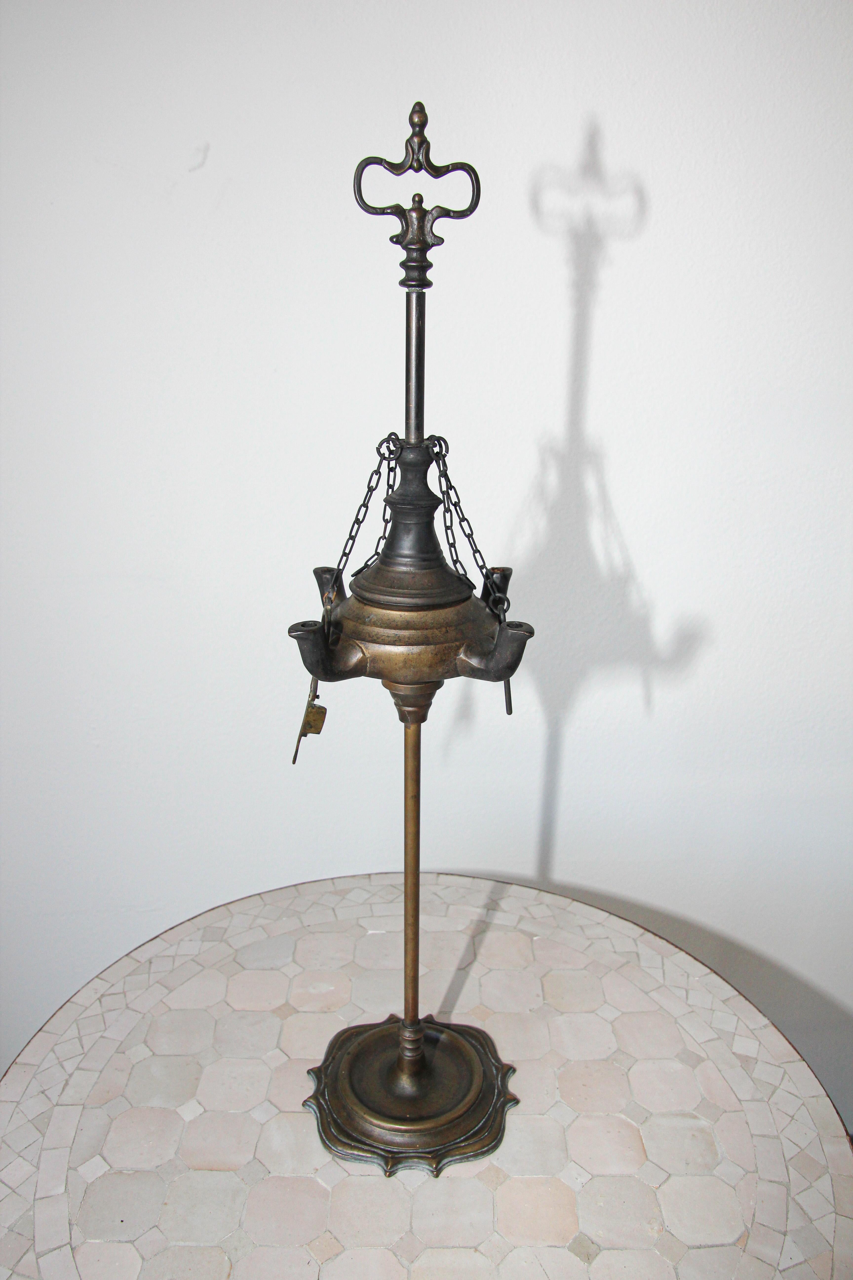 Lampe à huile ancienne moghol Rajasthani Inde en bronze en vente 2