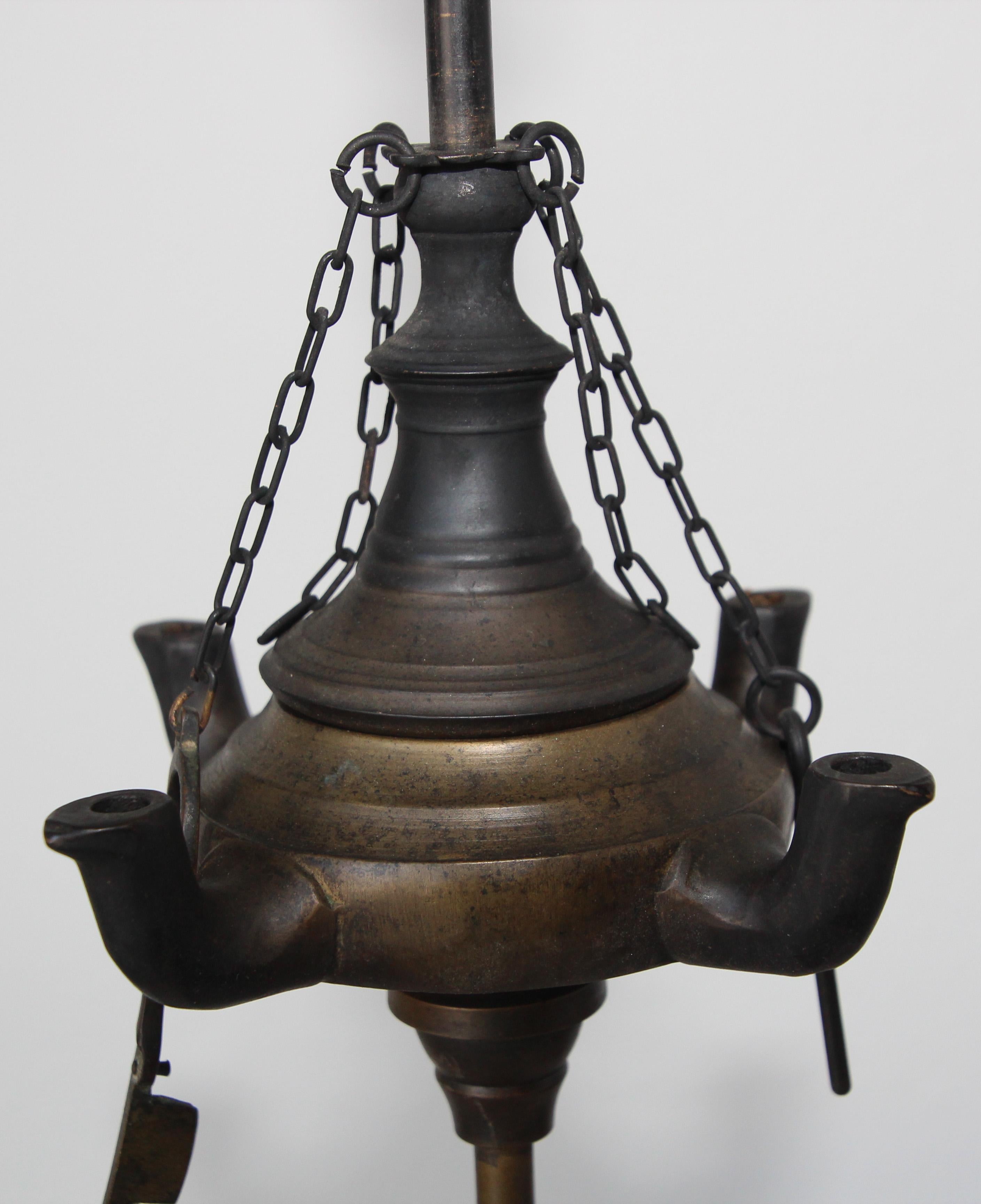 Bronze Lampe à huile ancienne moghol Rajasthani Inde en bronze en vente