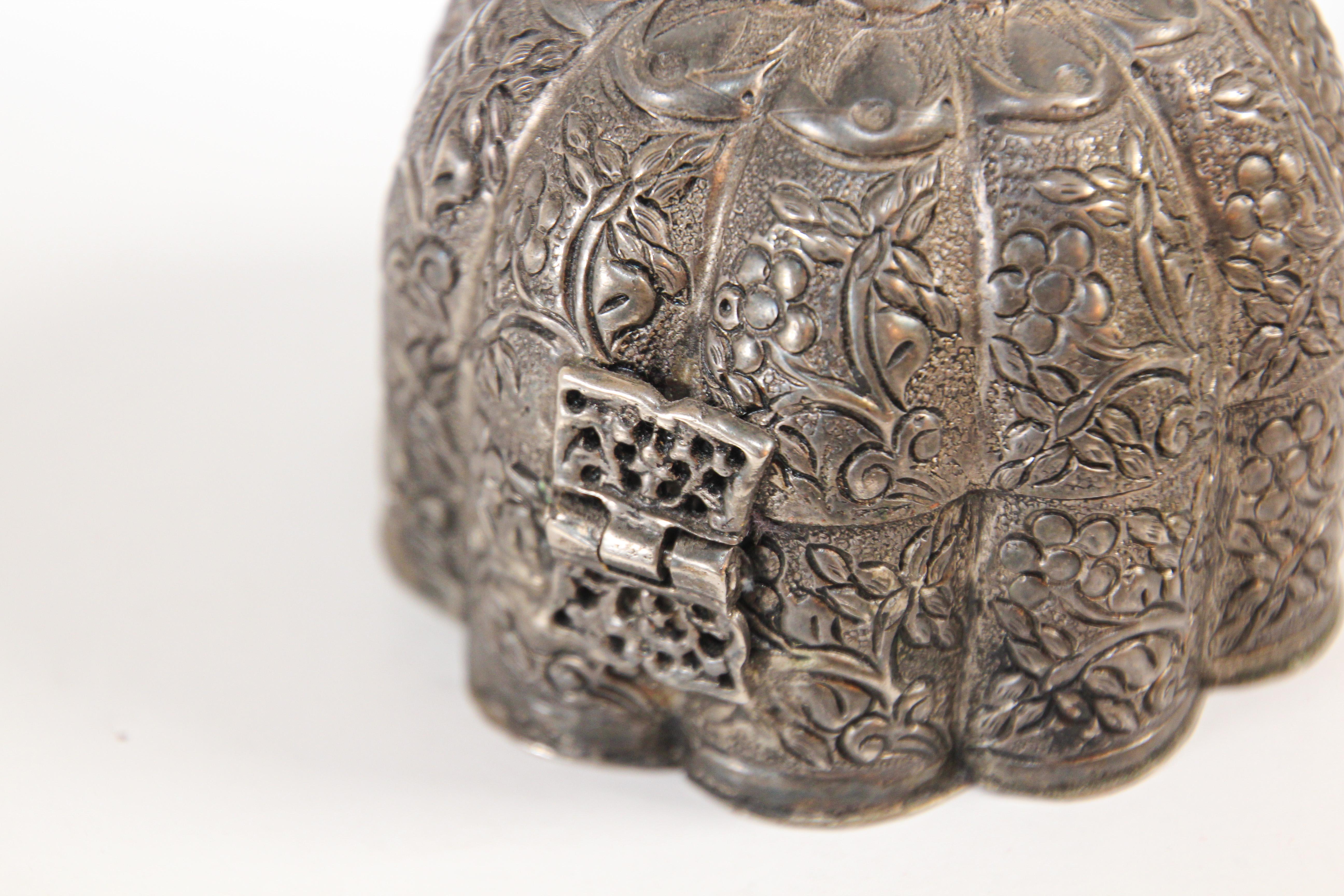 Indian Antique Mughal Silver Chased Collectible Box Trinket Pandan Box, North India For Sale