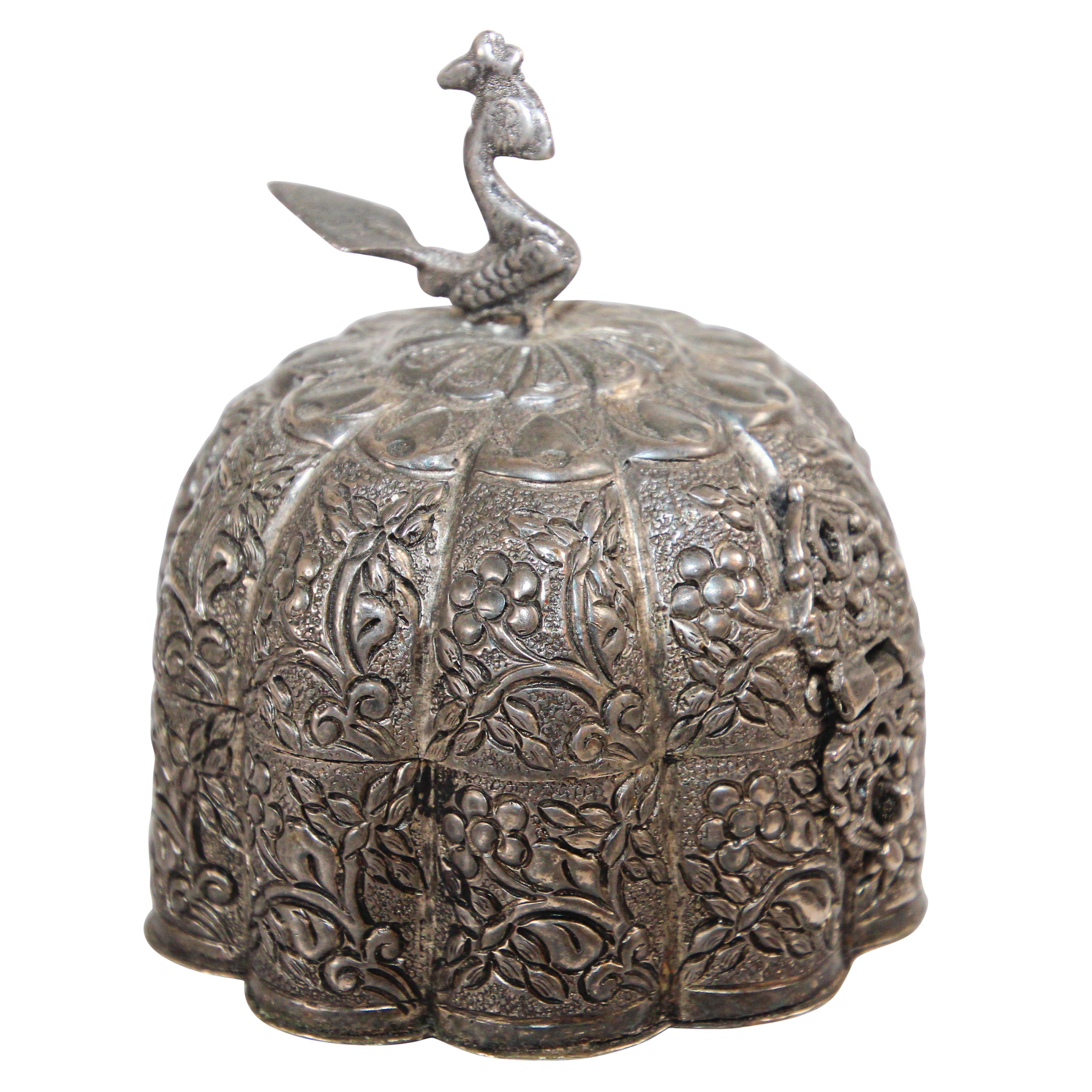 Antique Mughal Silver Chased Collectible Box Trinket Pandan Box, North India For Sale