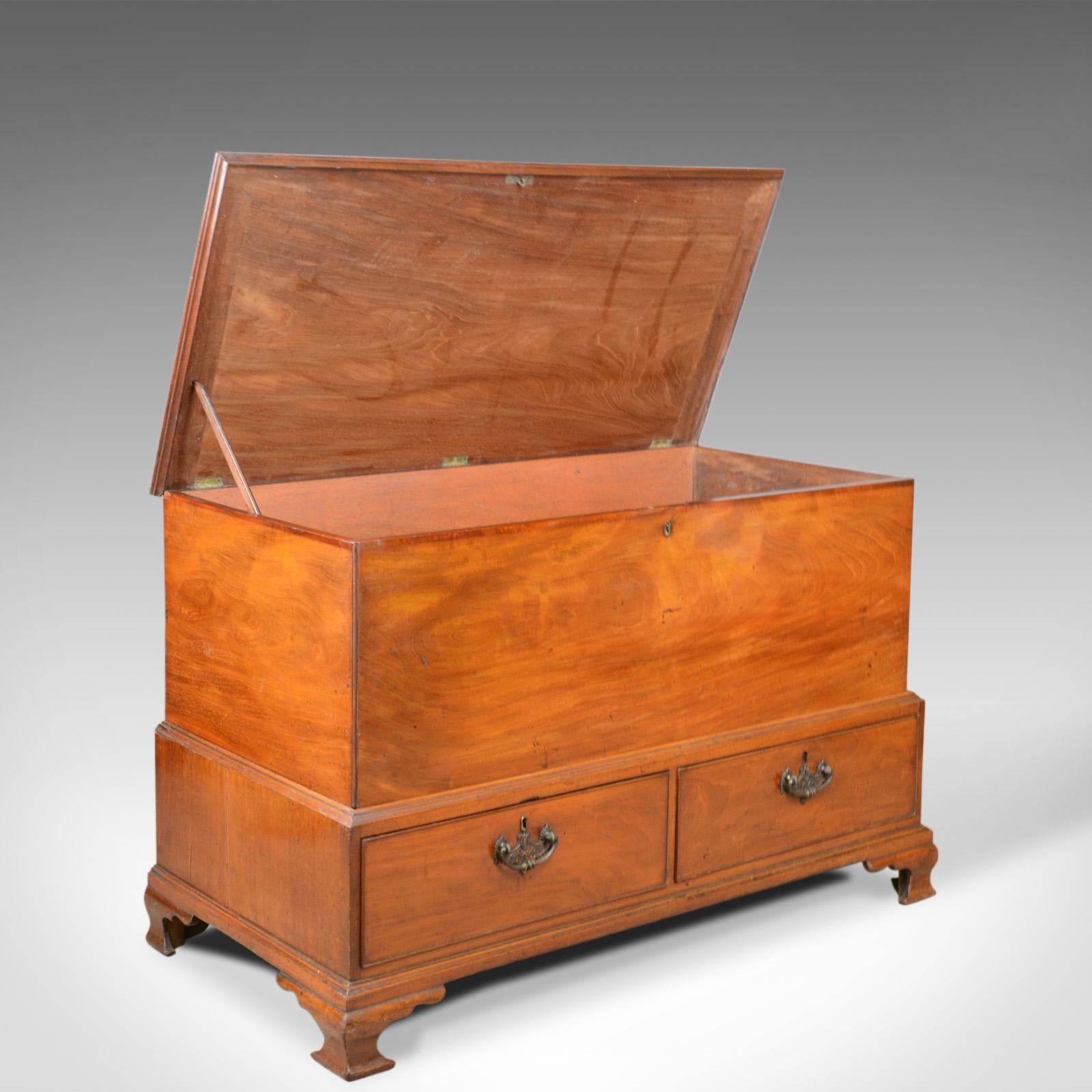Antique, Mule Chest, English, Georgian Housekeepers Trunk, Mahogany, circa 1780 In Good Condition For Sale In Hele, Devon, GB