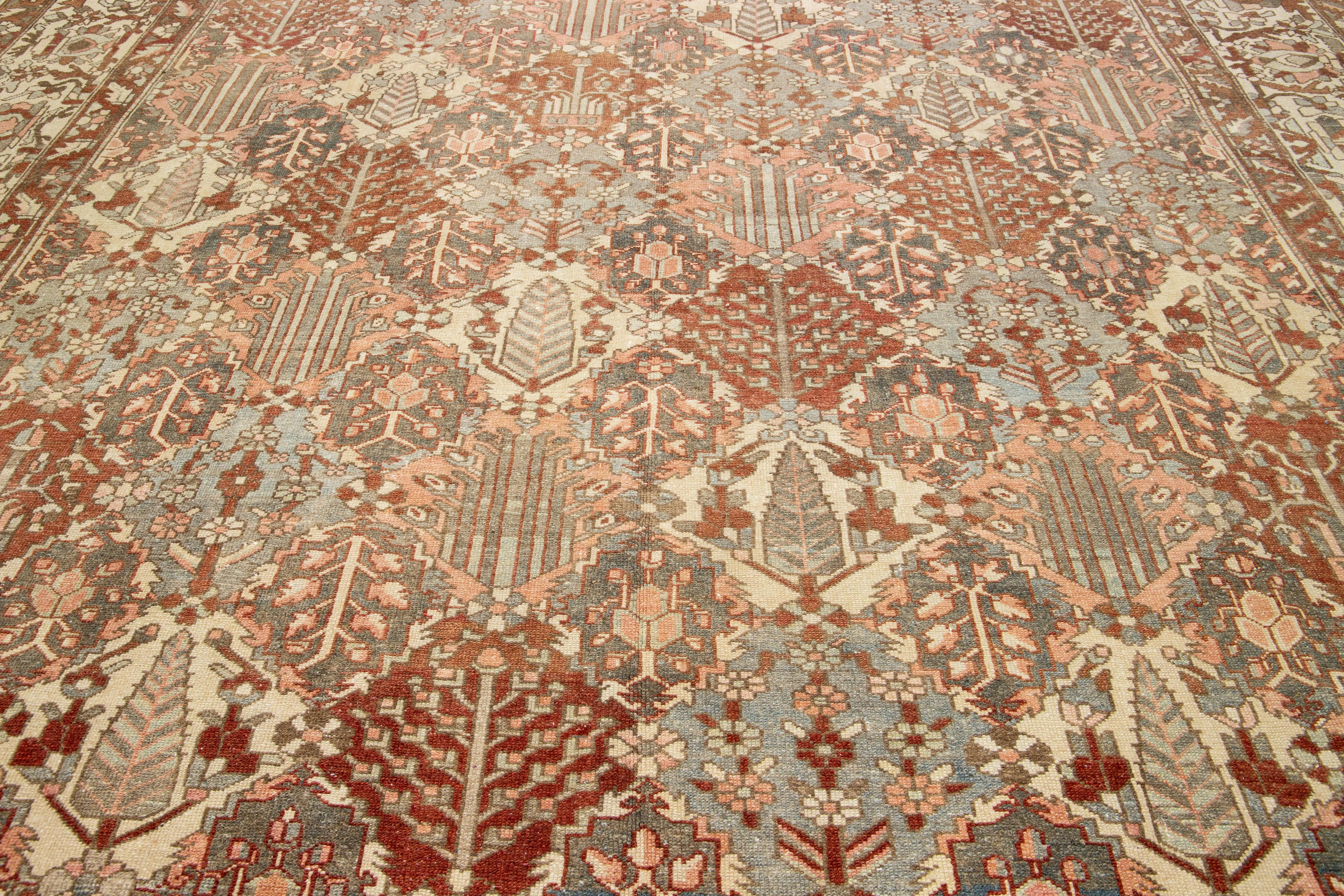 Antiker mehrfarbiger persischer Bakhtiari-Wollteppich in Bakhtiari-Design im Zustand „Gut“ im Angebot in Norwalk, CT