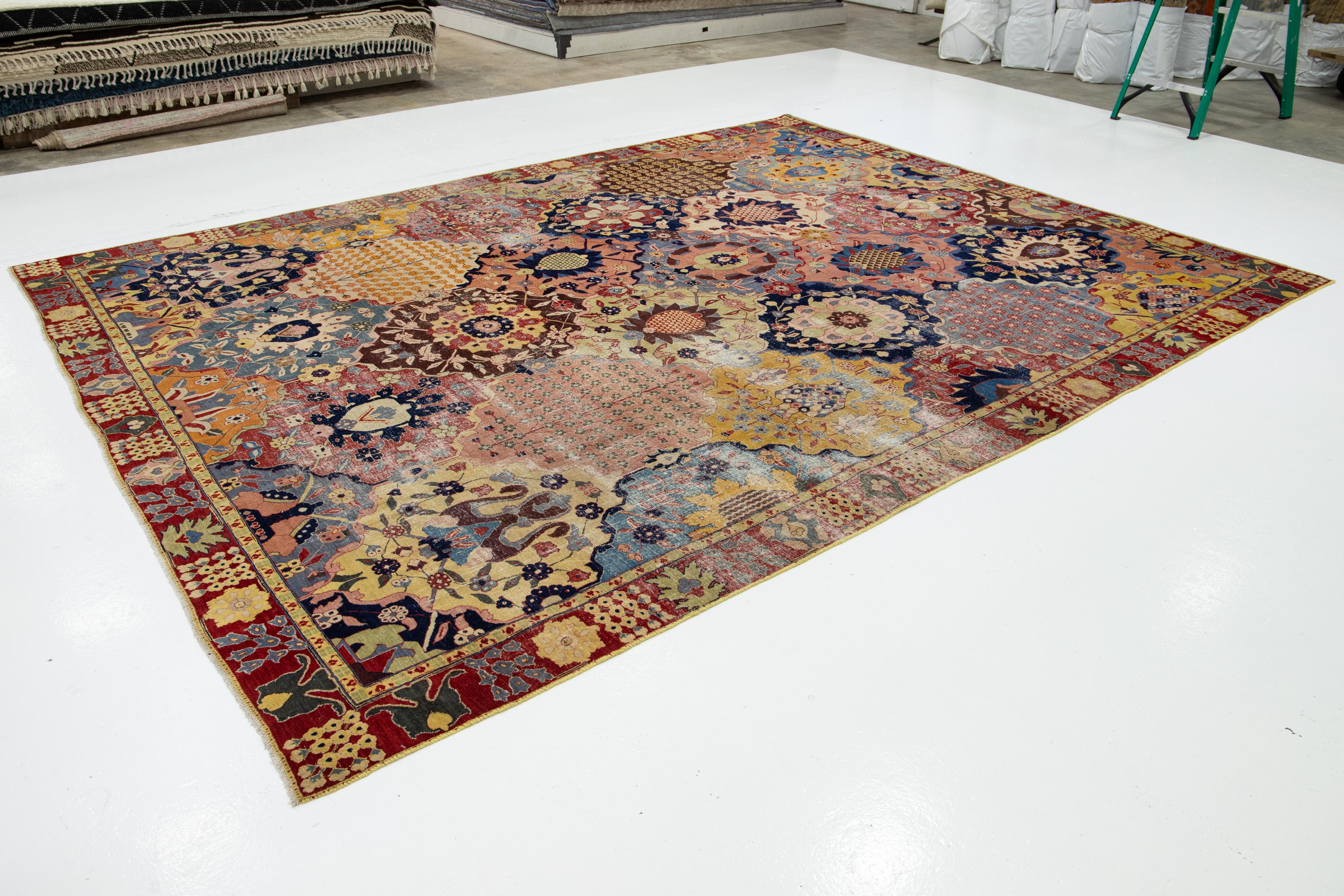 Noué à la main Tapis persan Tabriz Allover conçu à partir des années 1900 en vente