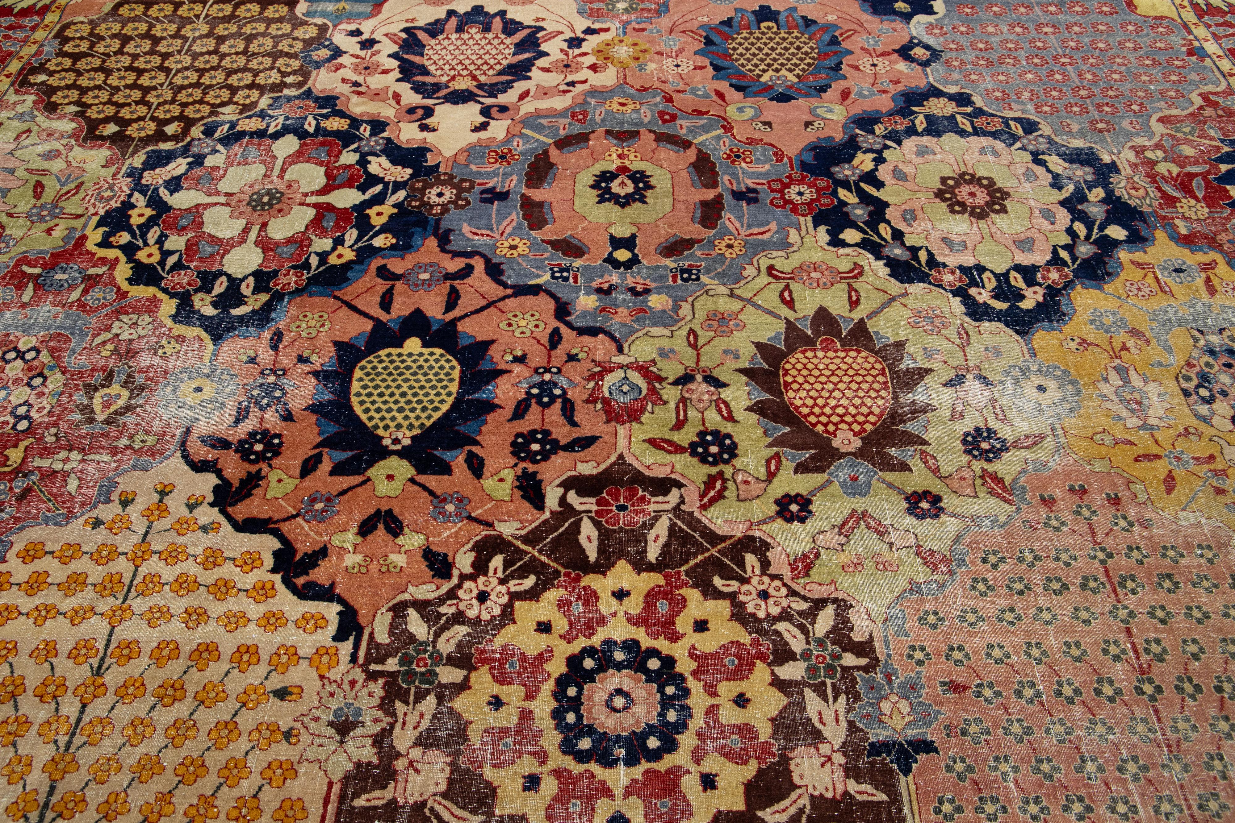 Tapis persan Tabriz Allover conçu à partir des années 1900 en vente 1